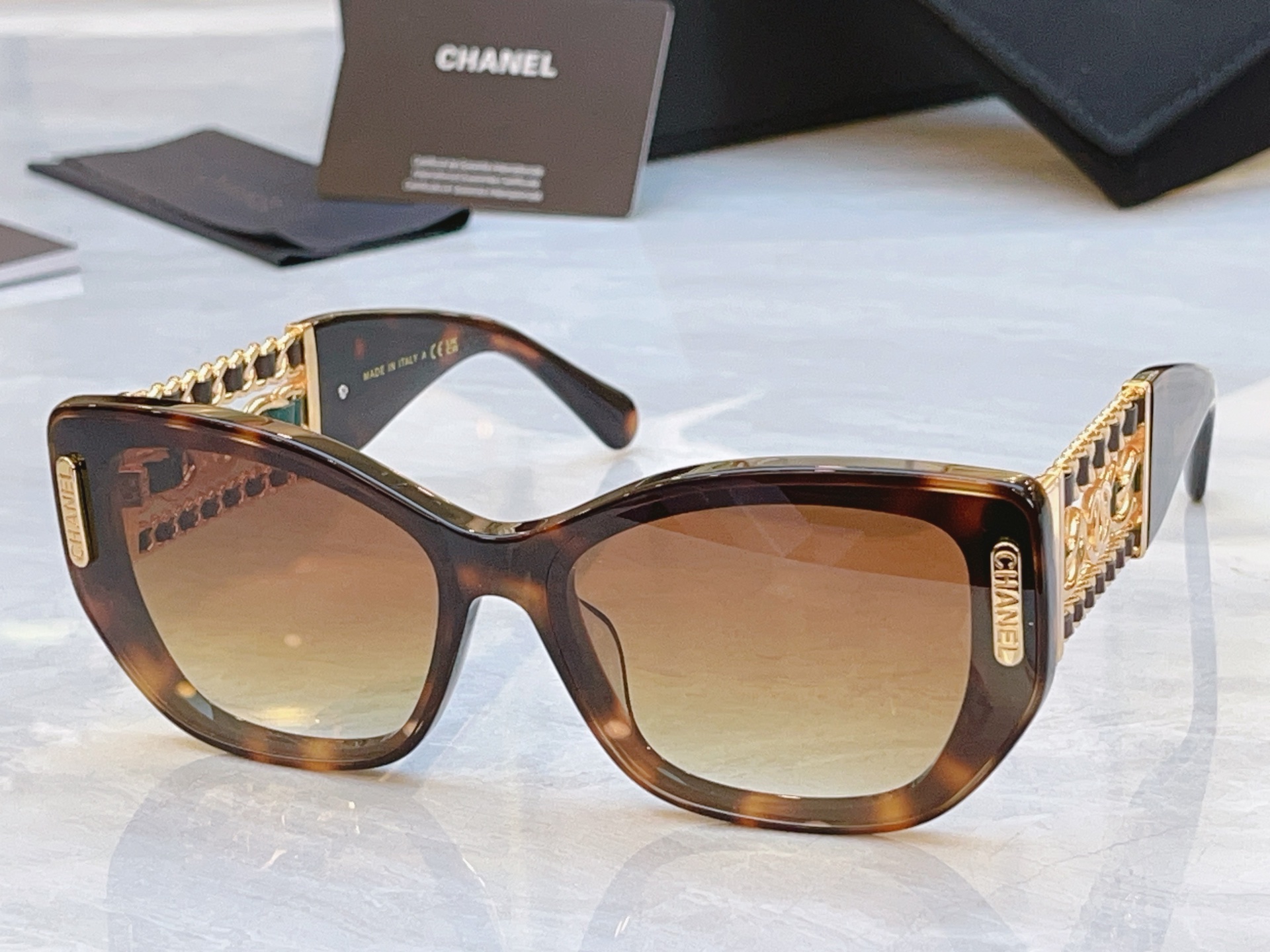 ，【CHANE*】香奈儿新款太阳镜，MODEL：CH1916Q，SIZE：54口19-145