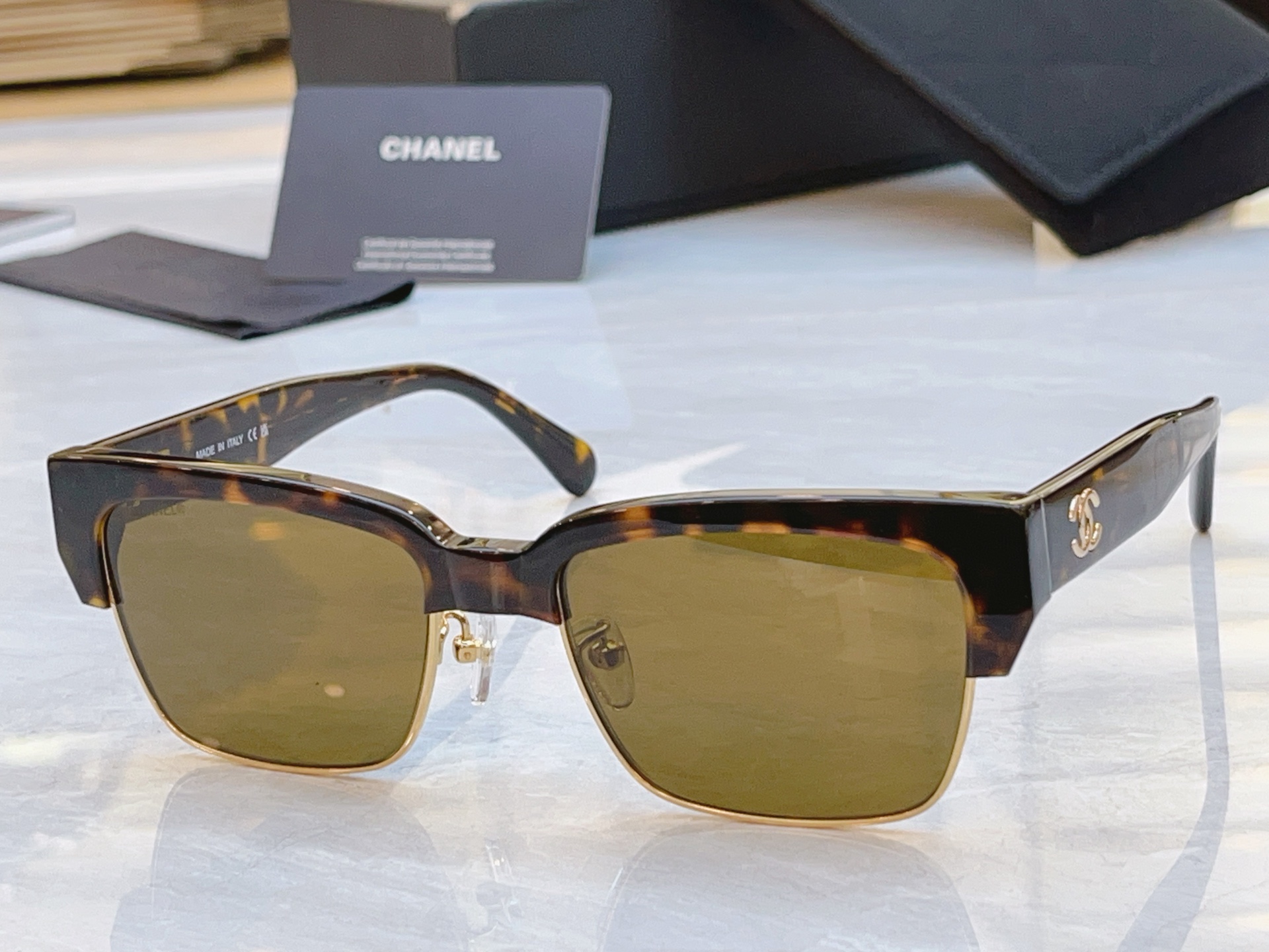 ，【CHANE*】香奈儿新款太阳镜，MODEL：5558，SIZE：55口18-140