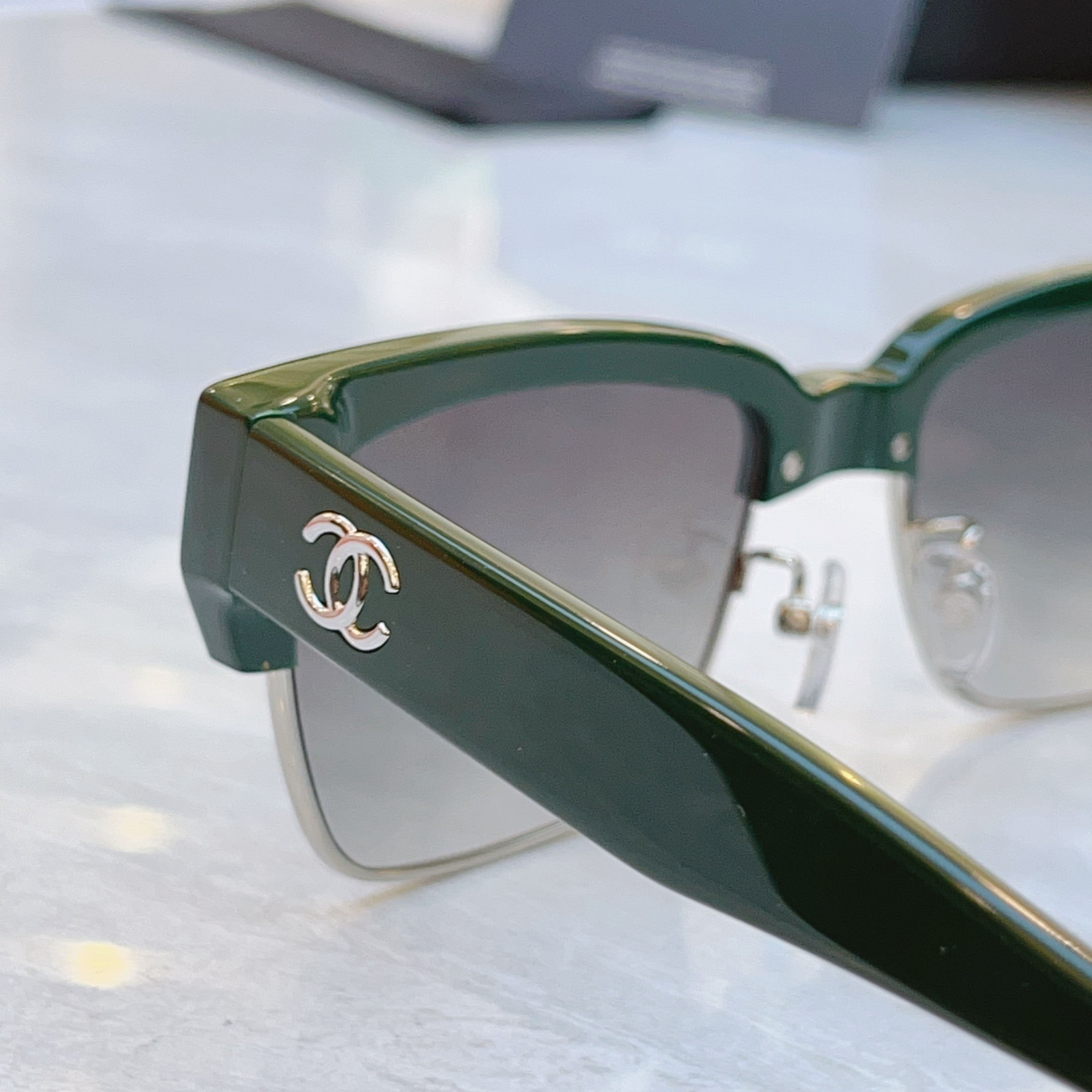 ，【CHANE*】香奈儿新款太阳镜，MODEL：5558，SIZE：55口18-140