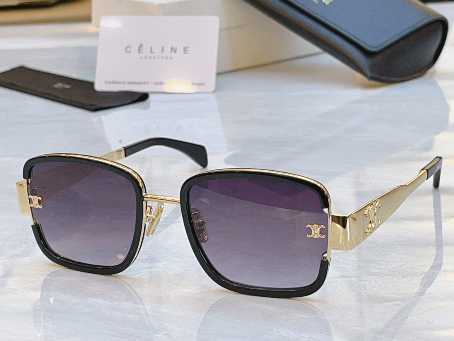 ，【CELIN*】赛*琳新款太阳镜， MODEL:CL40336F ，SIZE: 55口23-145