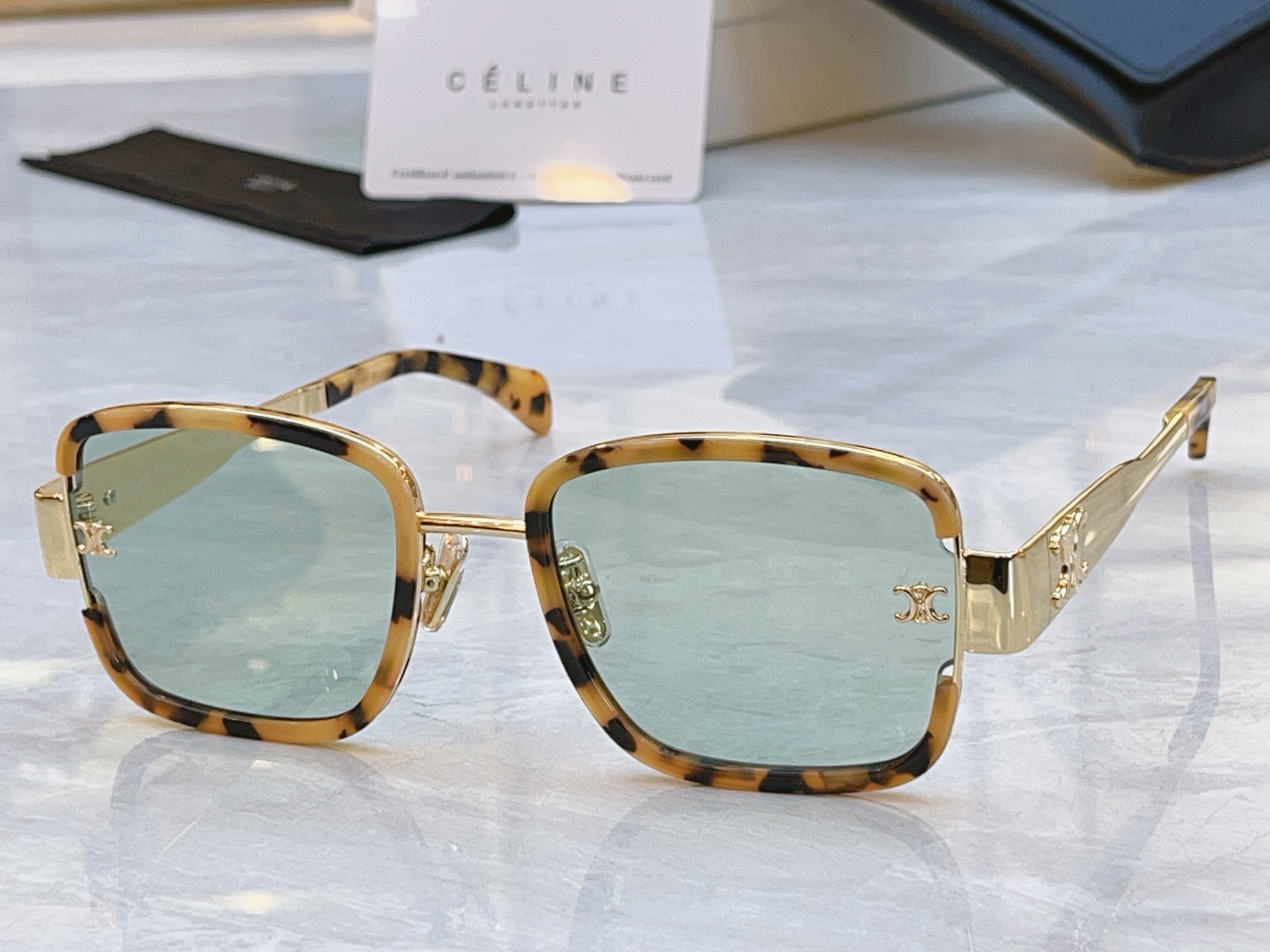 ，【CELIN*】赛*琳新款太阳镜， MODEL:CL40336F ，SIZE: 55口23-145