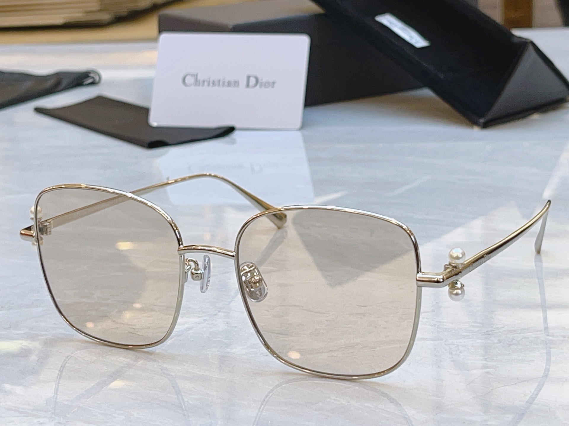 ，【DIO* 】迪*奥新款太阳镜，MODEL：S1U，SIZE：55口18-140