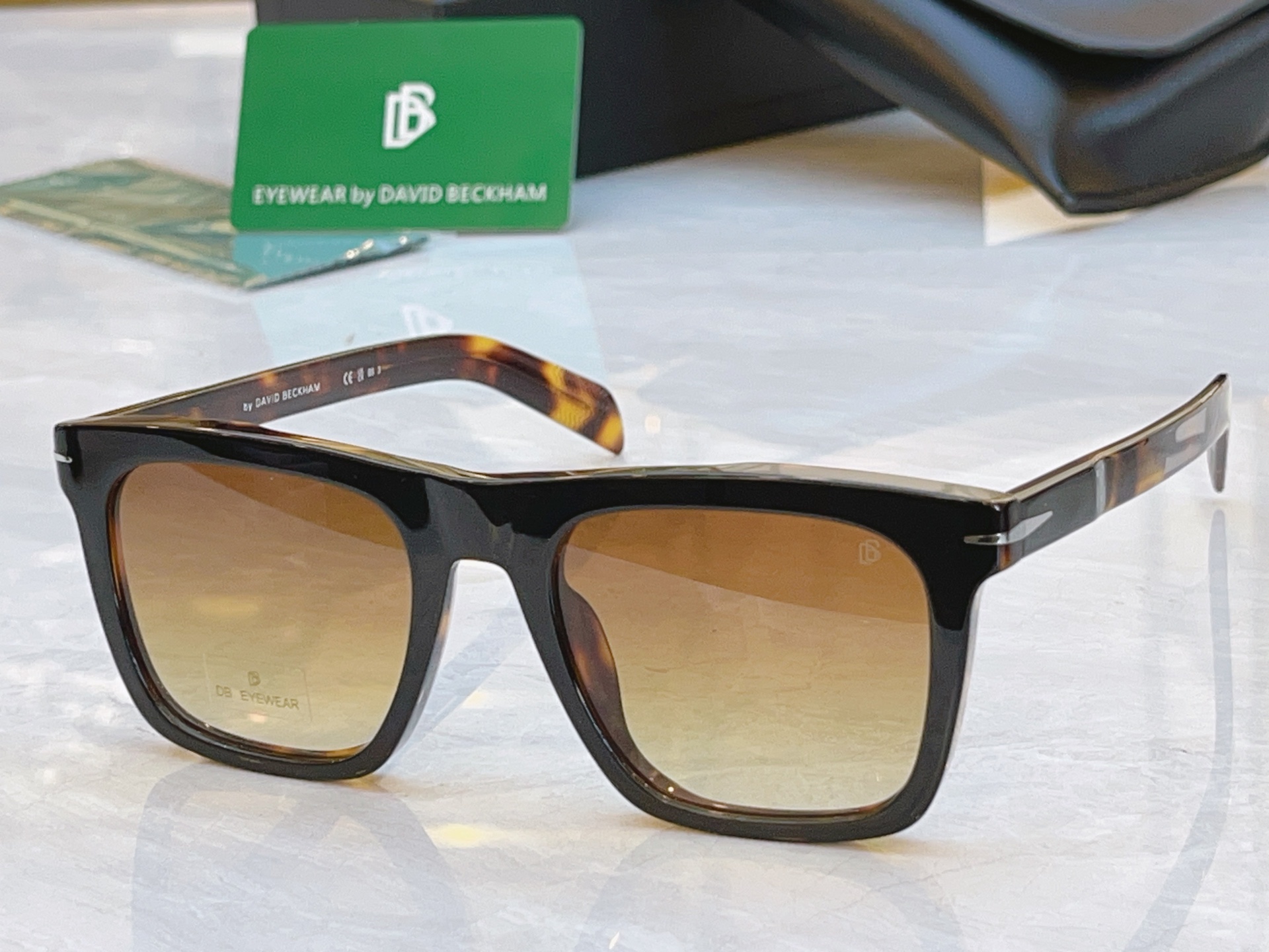 ，【DAVID BECKHA*】大卫.贝克汉*姆新款太阳镜，Model:DB 7000S，SIZE:51