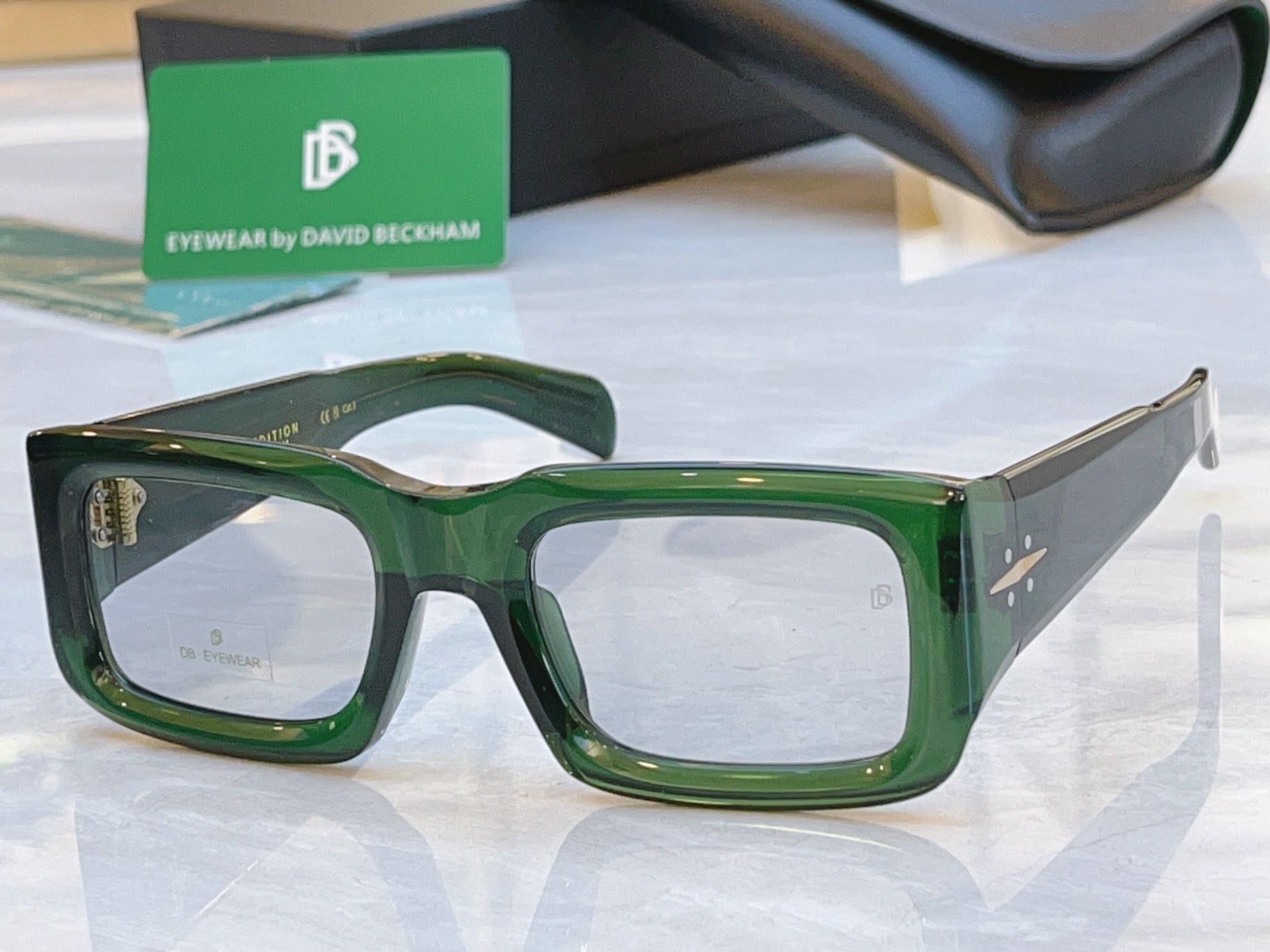 ，【DAVID BECKHA*】大卫.贝克汉*姆新款太阳镜，Model:DB 7131/S，SIZE:5