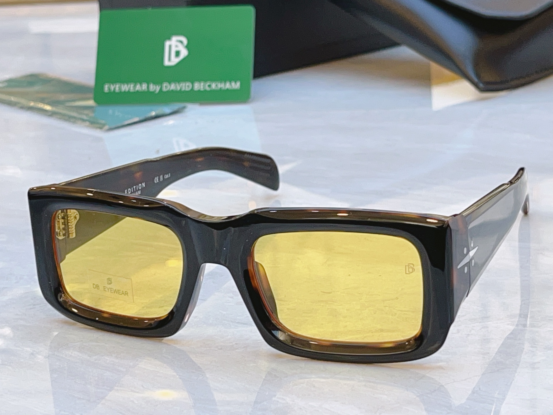 ，【DAVID BECKHA*】大卫.贝克汉*姆新款太阳镜，Model:DB 7131/S，SIZE:5