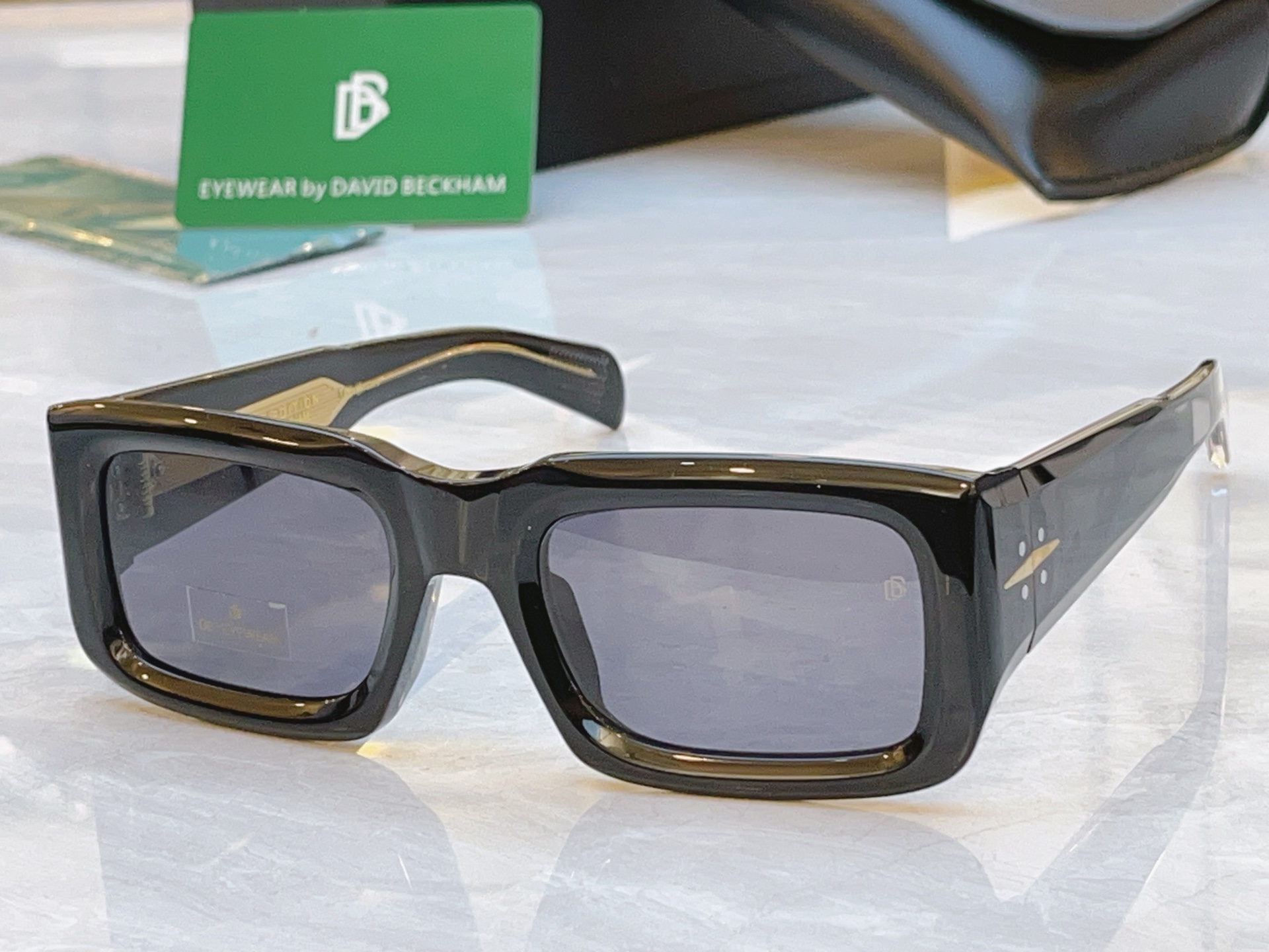 ，【DAVID BECKHA*】大卫.贝克汉*姆新款太阳镜，Model:DB 7131/S，SIZE:5