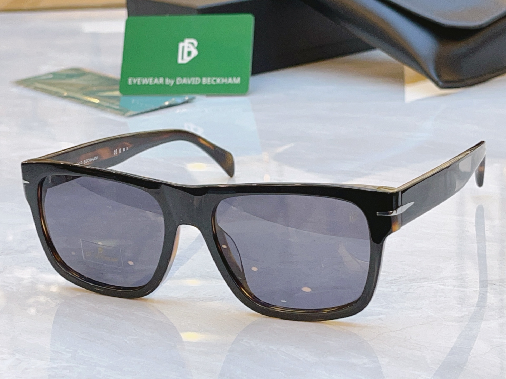 ，【DAVID BECKHA*】大卫.贝克汉*姆新款太阳镜，Model:DB 7150/S，SIZE:5