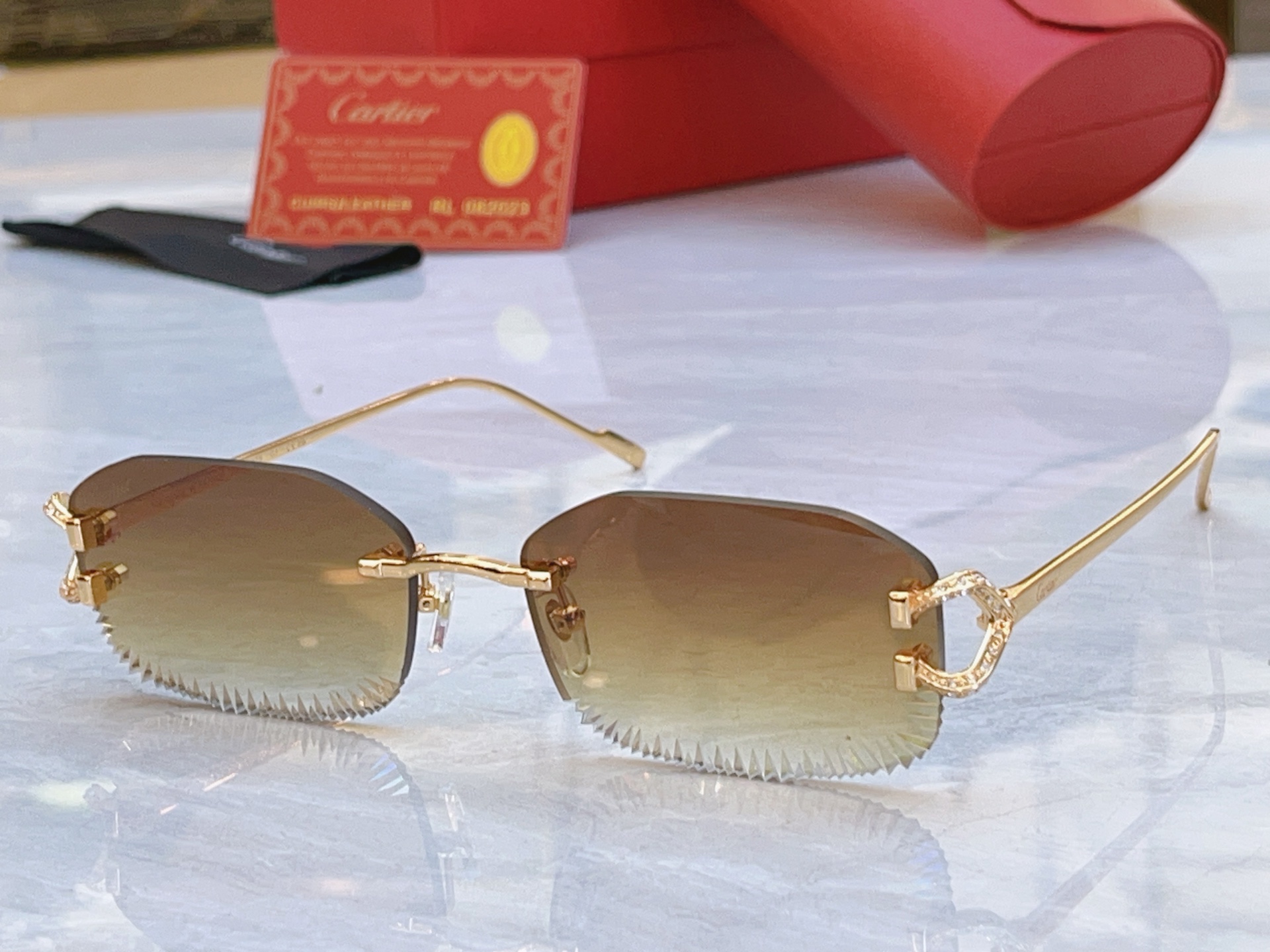 ，【CARTIE*】卡地*亚新款太阳镜，Mod:CT0798S，Size:57口19-140