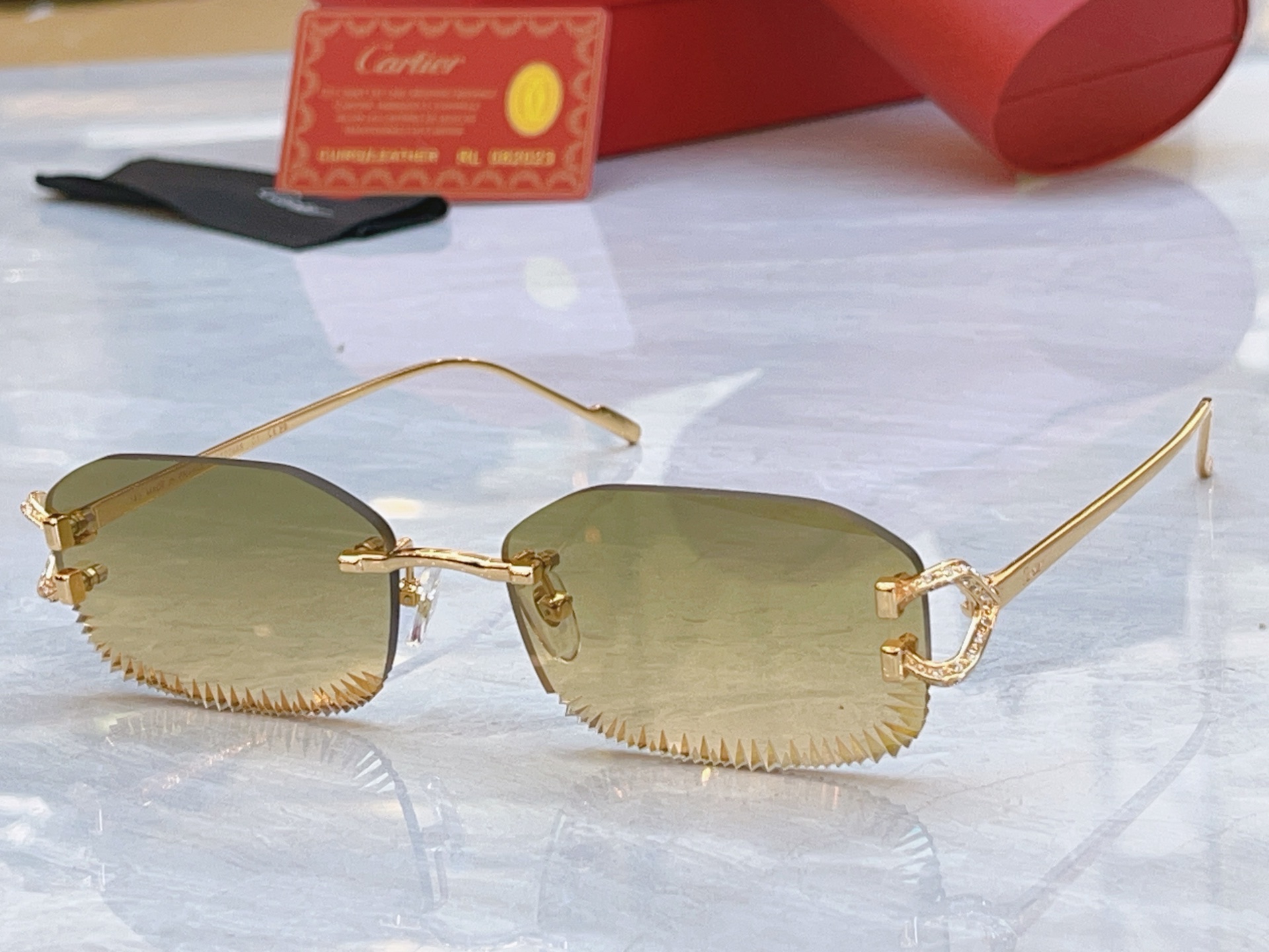 ，【CARTIE*】卡地*亚新款太阳镜，Mod:CT0798S，Size:57口19-140