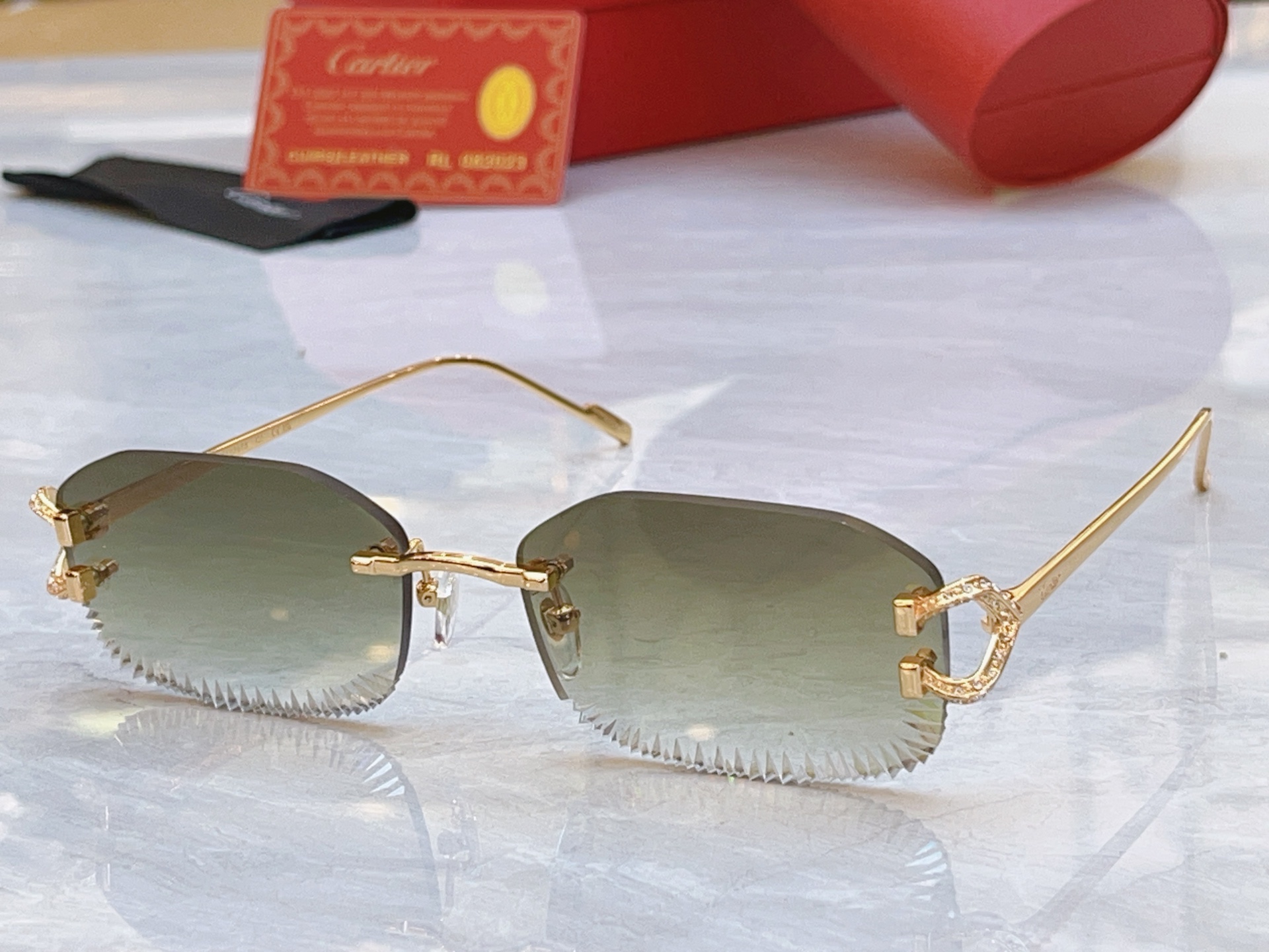 ，【CARTIE*】卡地*亚新款太阳镜，Mod:CT0798S，Size:57口19-140