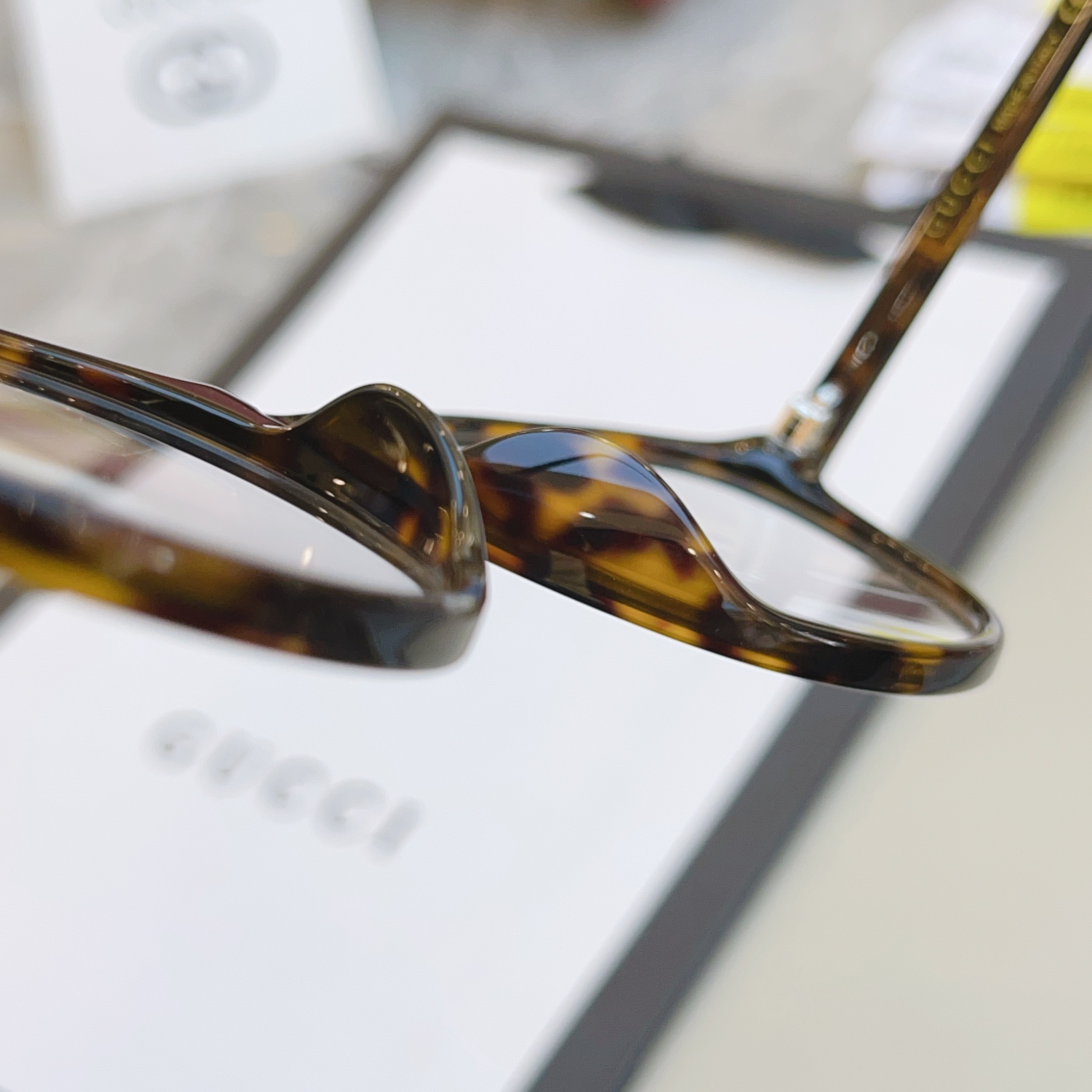 ，【GUCC*】古*驰新款太阳镜，MODEL：GG1998O，SIZE：49口20-145