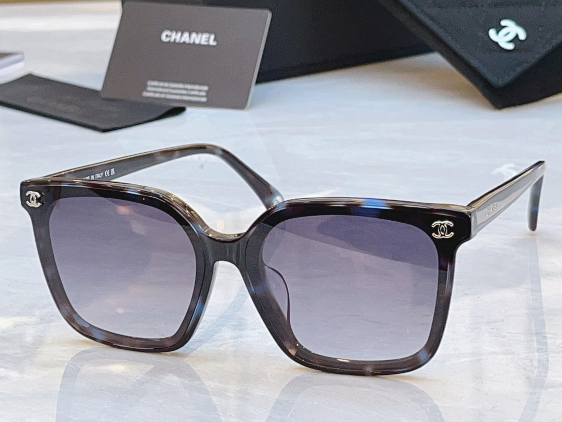 ，【CHANE*】香奈儿新款太阳镜，MODEL：CH5552-U，SIZE：64口14-140