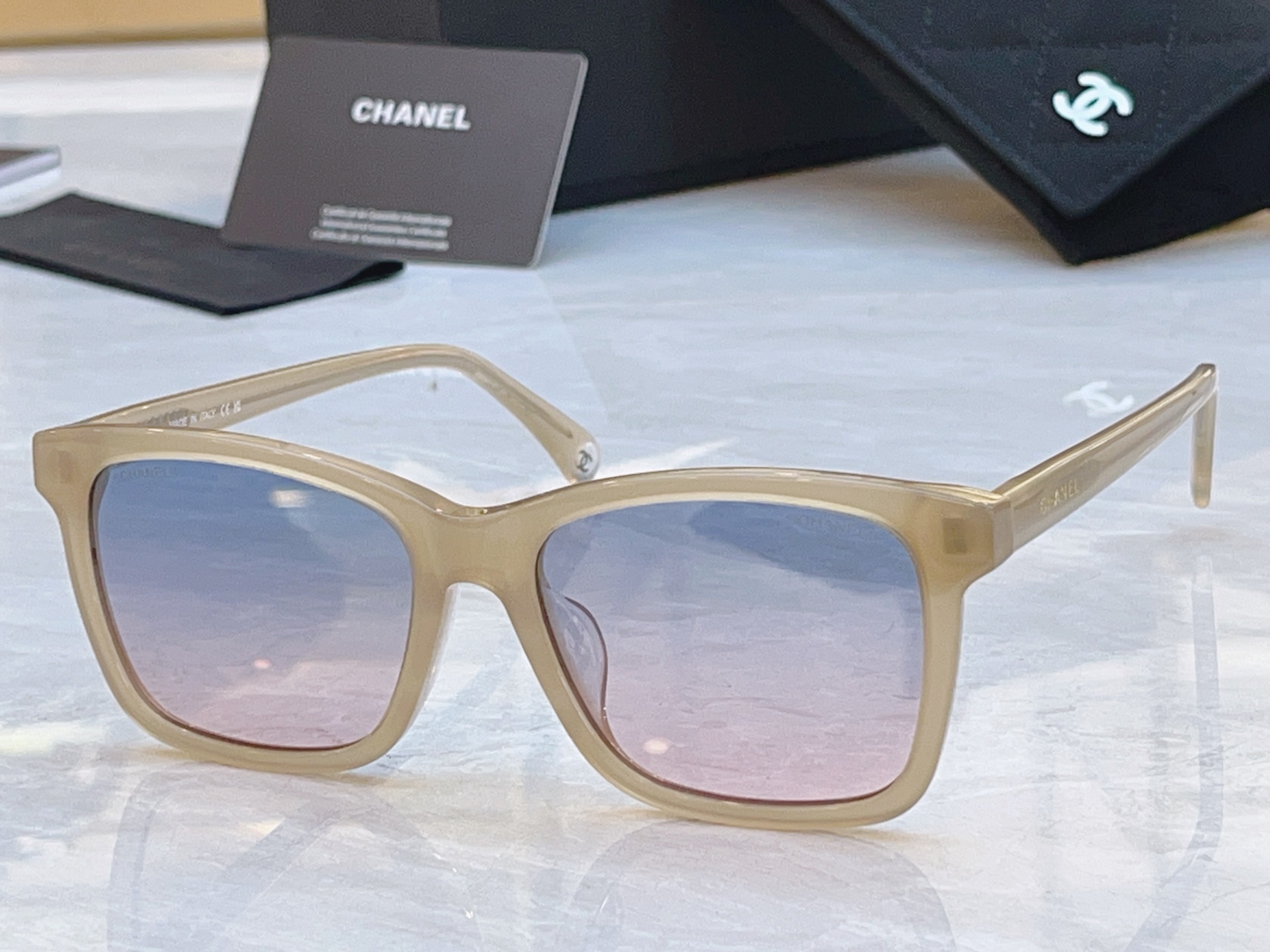 ，【CHANE*】香奈儿新款太阳镜，MODEL：CH5551-U，SIZE：55口17-140