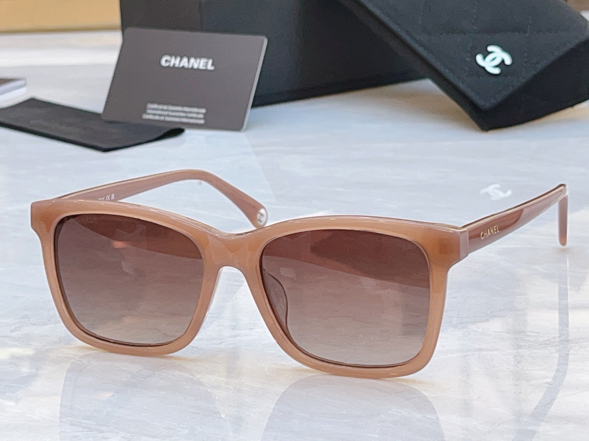 ，【CHANE*】香奈儿新款太阳镜，MODEL：CH5551-U，SIZE：55口17-140