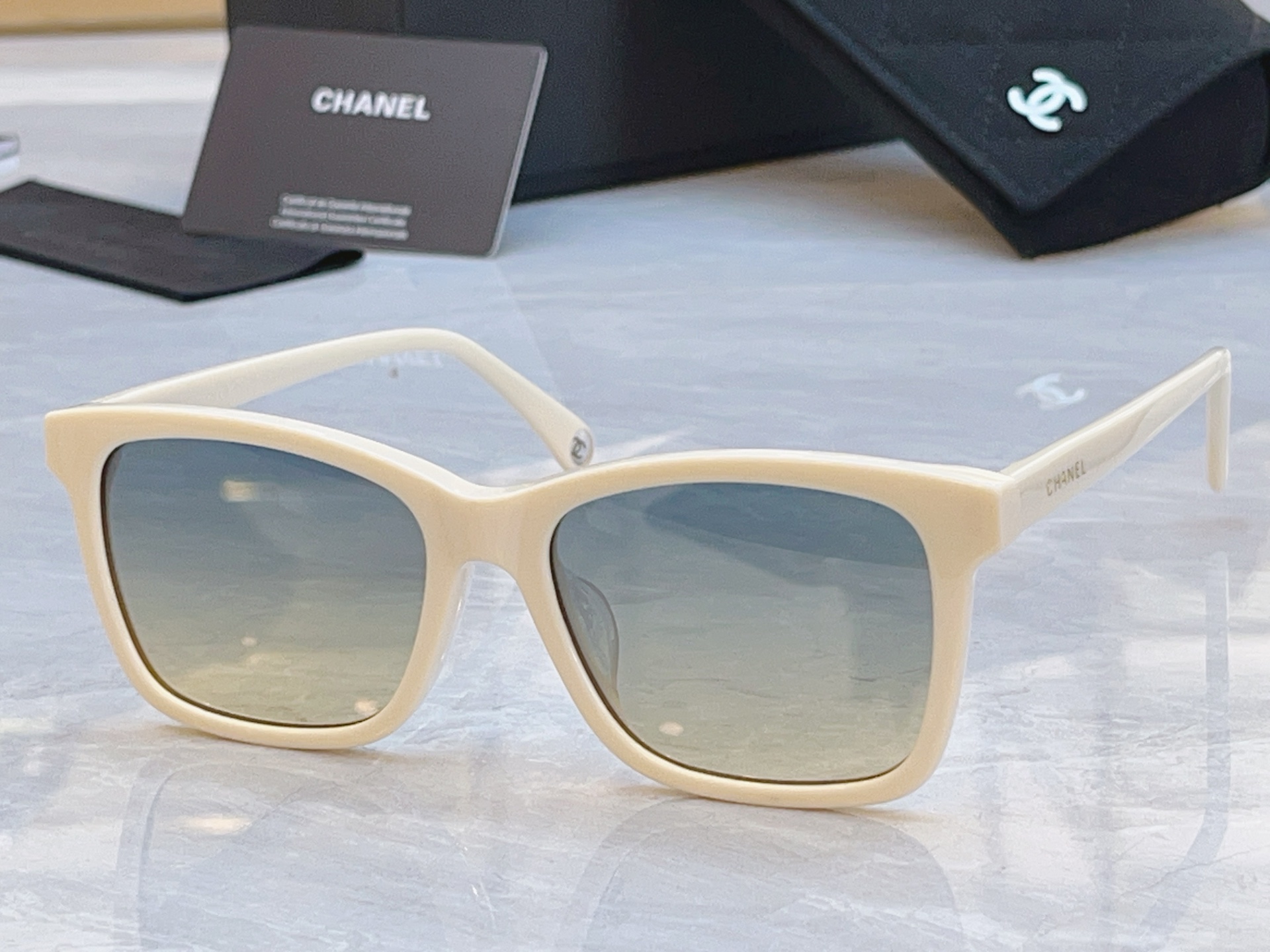 ，【CHANE*】香奈儿新款太阳镜，MODEL：CH5551-U，SIZE：55口17-140