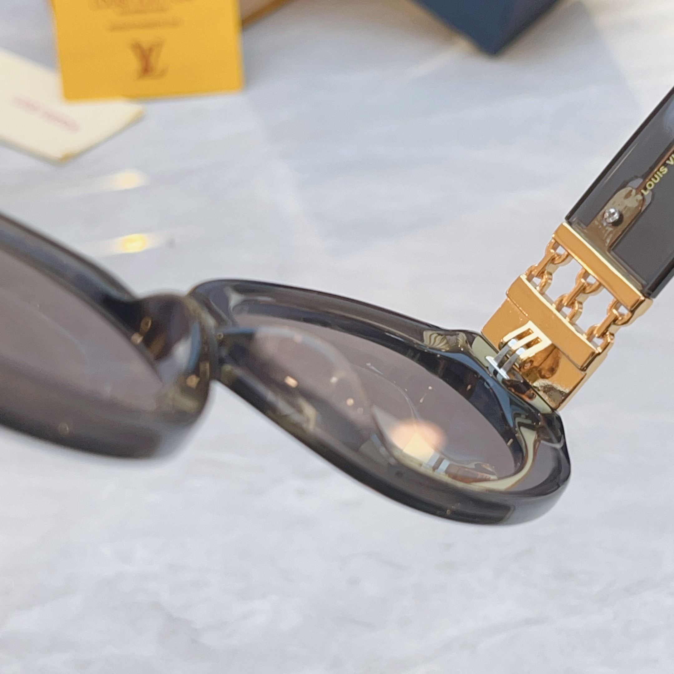 ，【LOUIS VUITTO*】路易*威登新款太阳镜，MODEL：Z2055U，SIZE：63口17-1