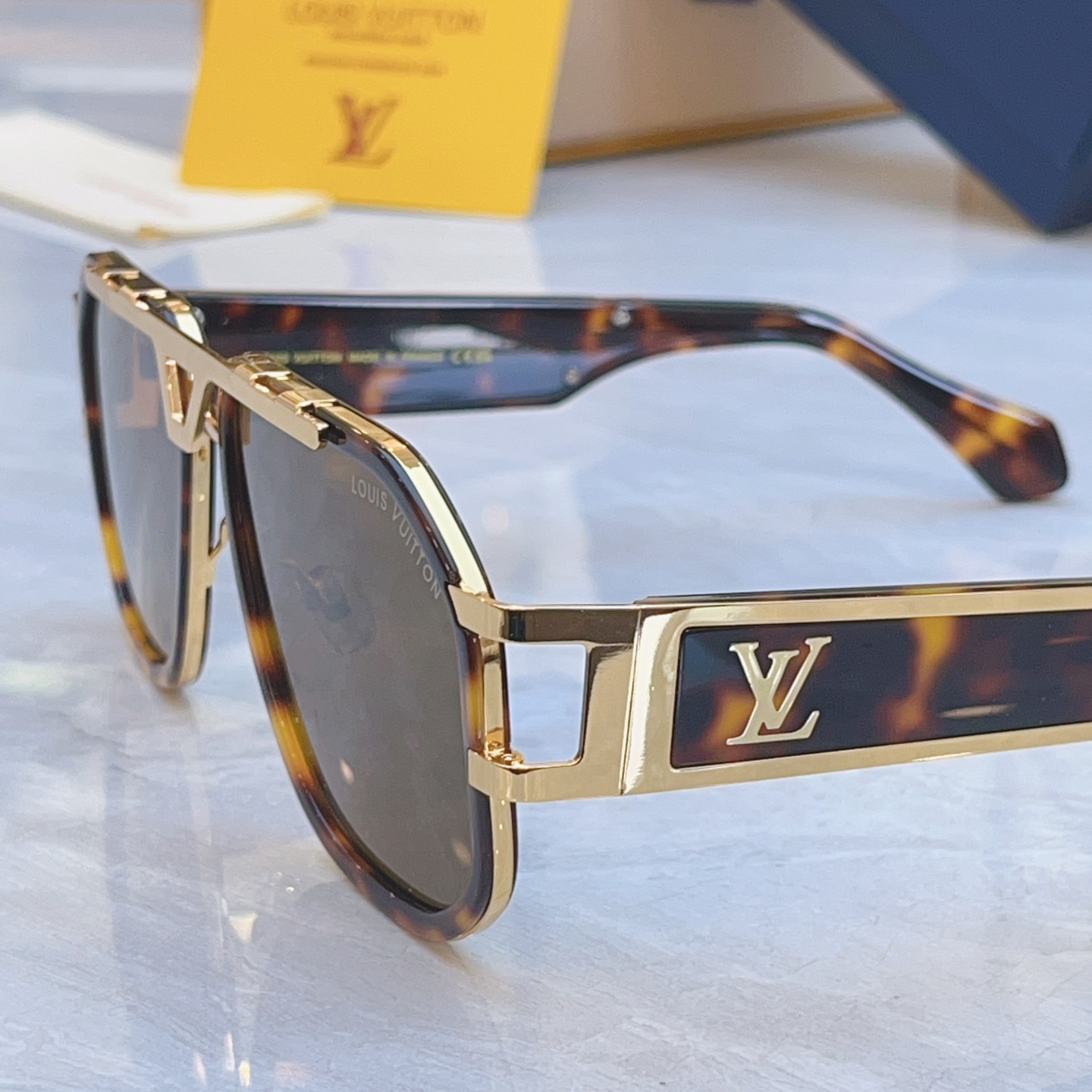 ，【LOUIS VUITTO*】路易*威登新款太阳镜，MODEL：Z1657LU，SIZE：57口17-