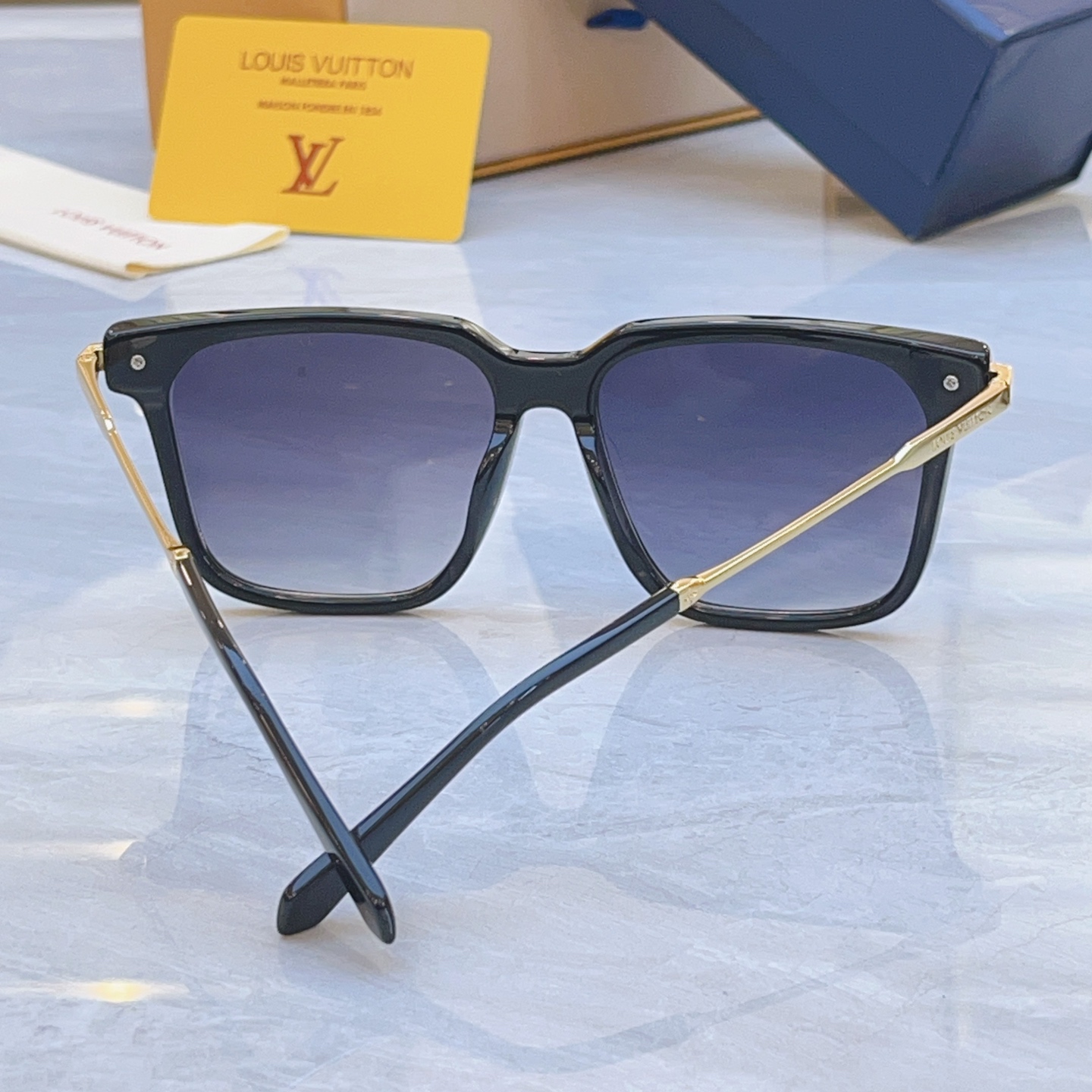 ，【LOUIS VUITTO*】路易*威登新款太阳镜，MODEL：Z2692U，SIZE：56口17-1