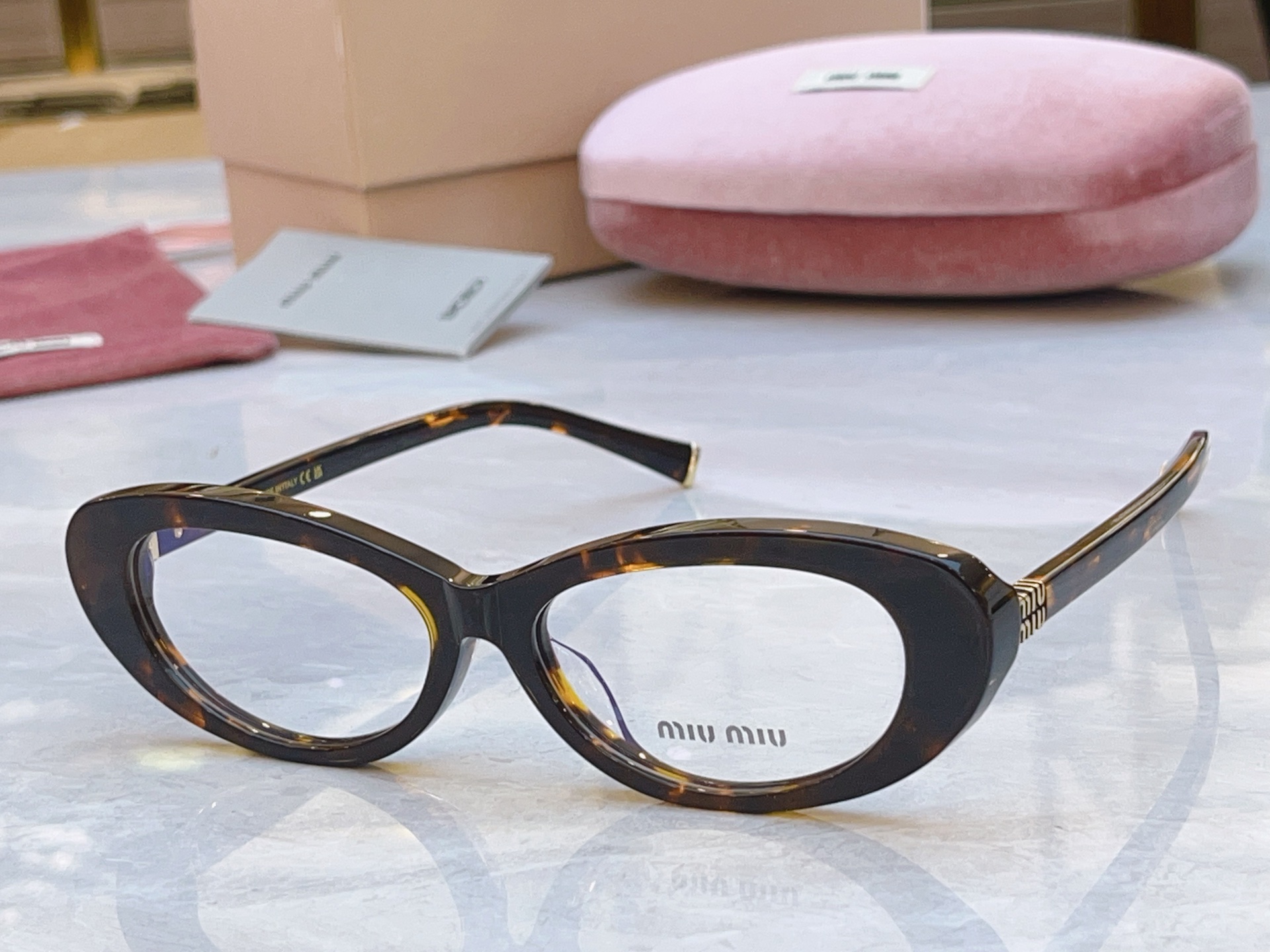 ，【MIUMI*】缪*缪新款太阳镜🕶️，Mod：SMU B16，SIZE:54口16-145