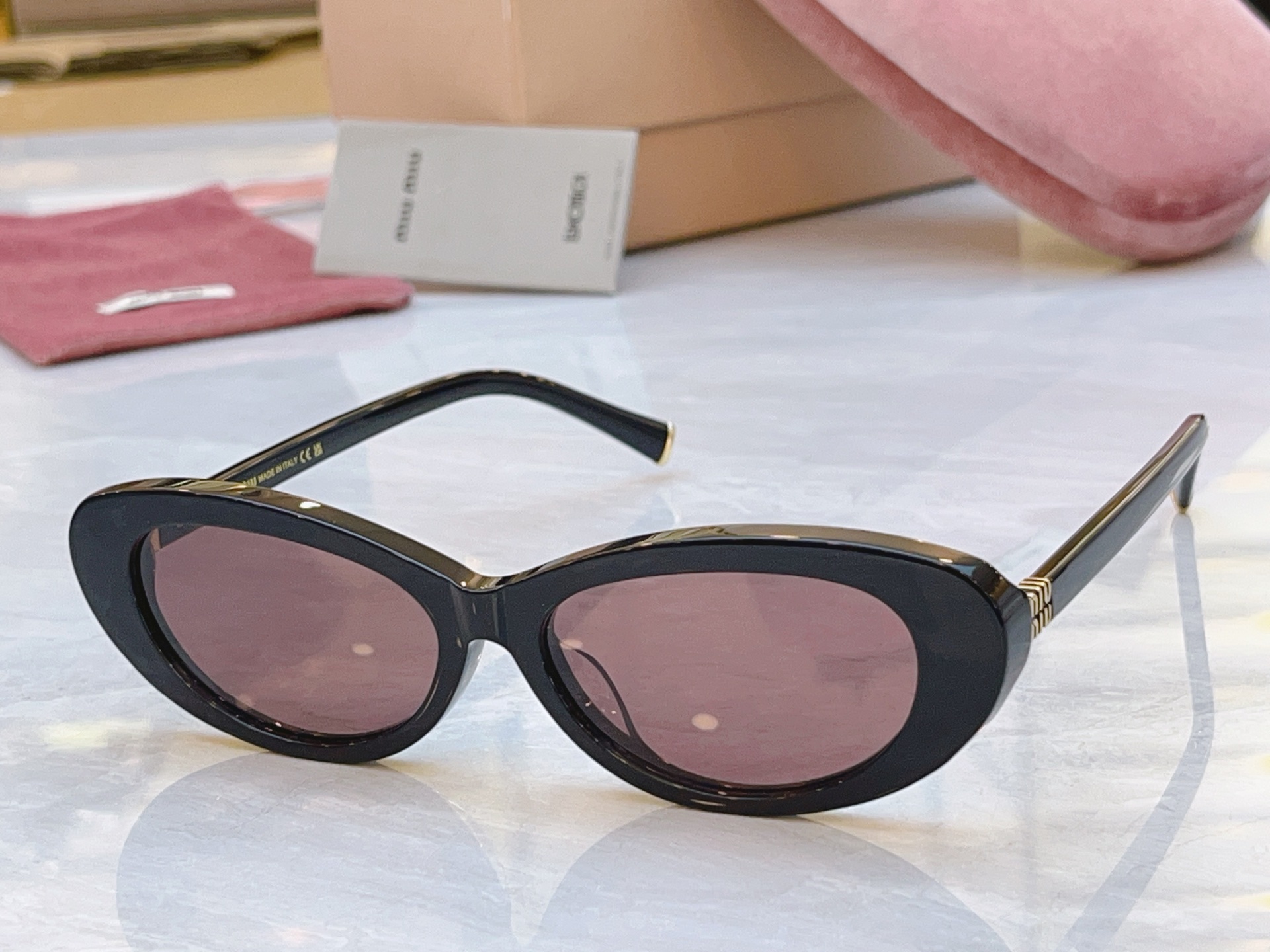 ，【MIUMI*】缪*缪新款太阳镜🕶️，Mod：SMU B16，SIZE:54口16-145