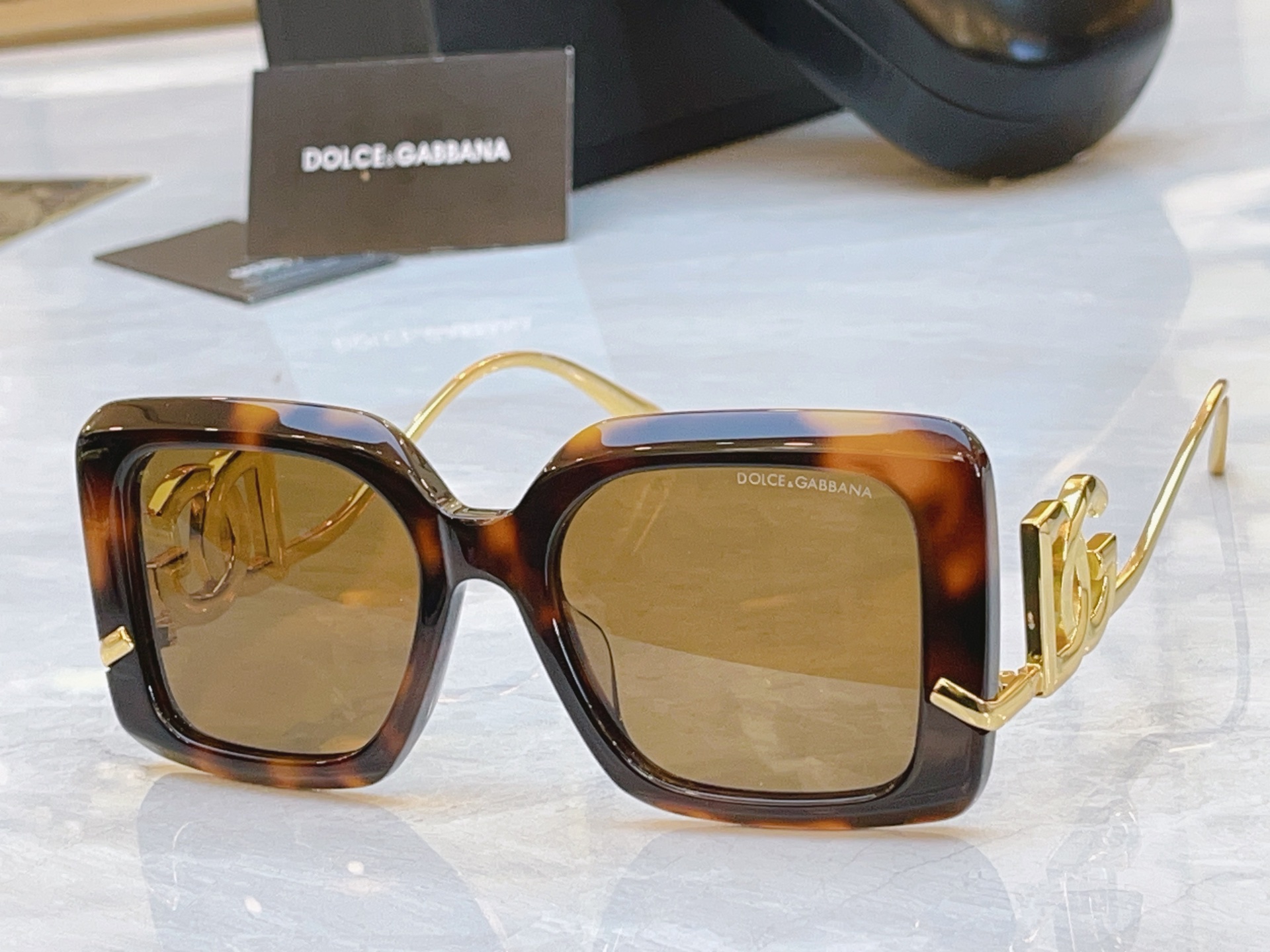 ，【DOLCE & GABBAN*】D*G新款太阳镜，MODEL：DG6750，SIZE：52口19-1