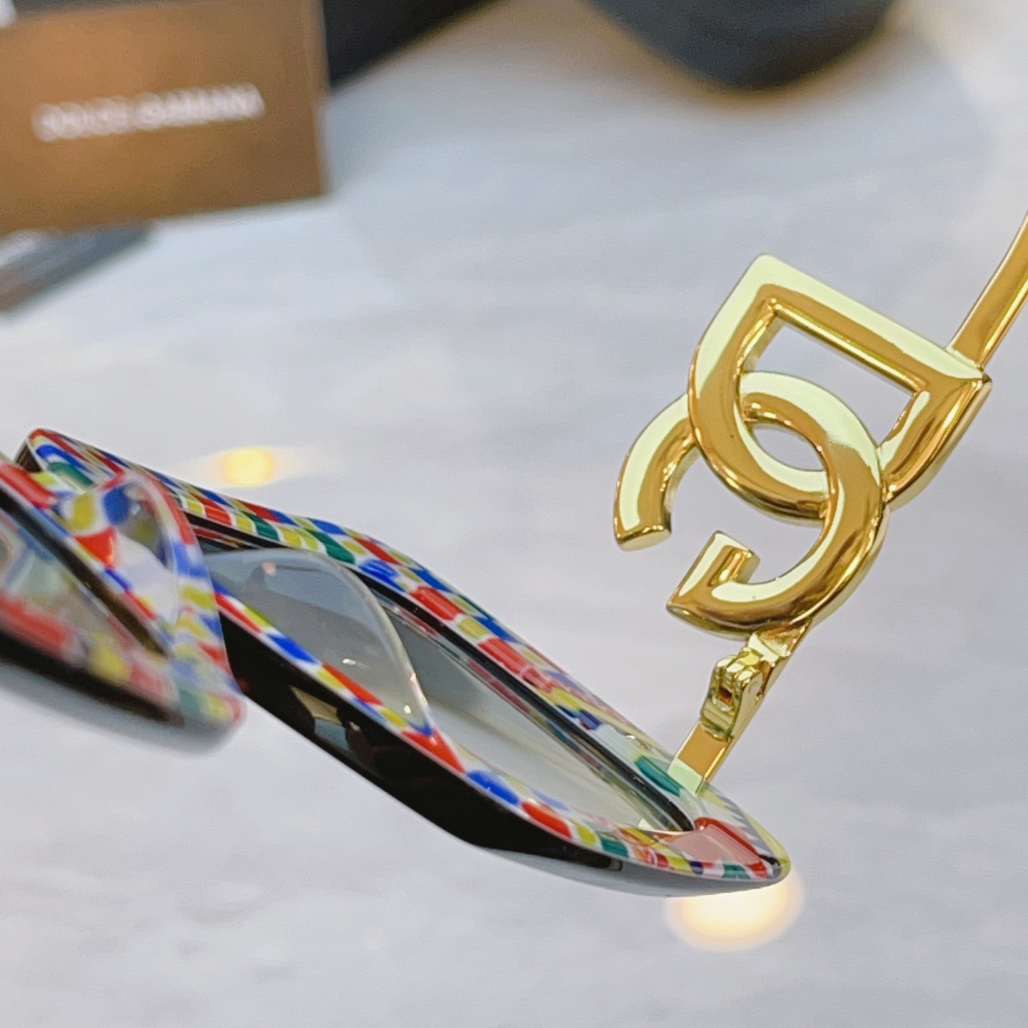 ，【DOLCE & GABBAN*】D*G新款太阳镜，MODEL：DG6750，SIZE：52口19-1