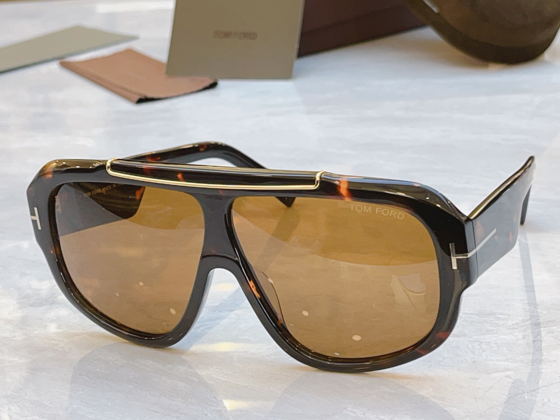 ，【TOM FOR*】汤姆*福特新款太阳镜，MODEL：FT1093，SIZE：71口7-120