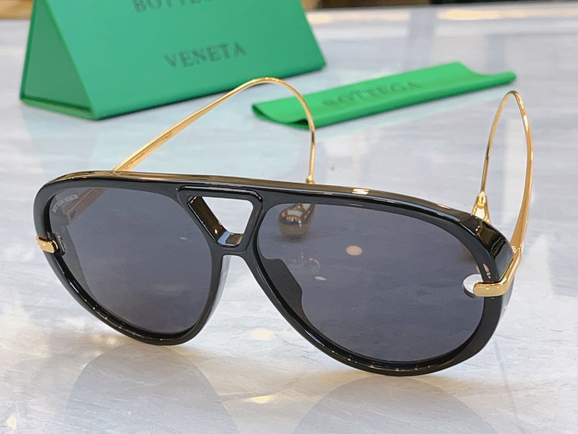 ，【BOTTEGA VENET*】宝缇*嘉新款太阳镜，MODEL：BV1273S，SIZE：64口13-