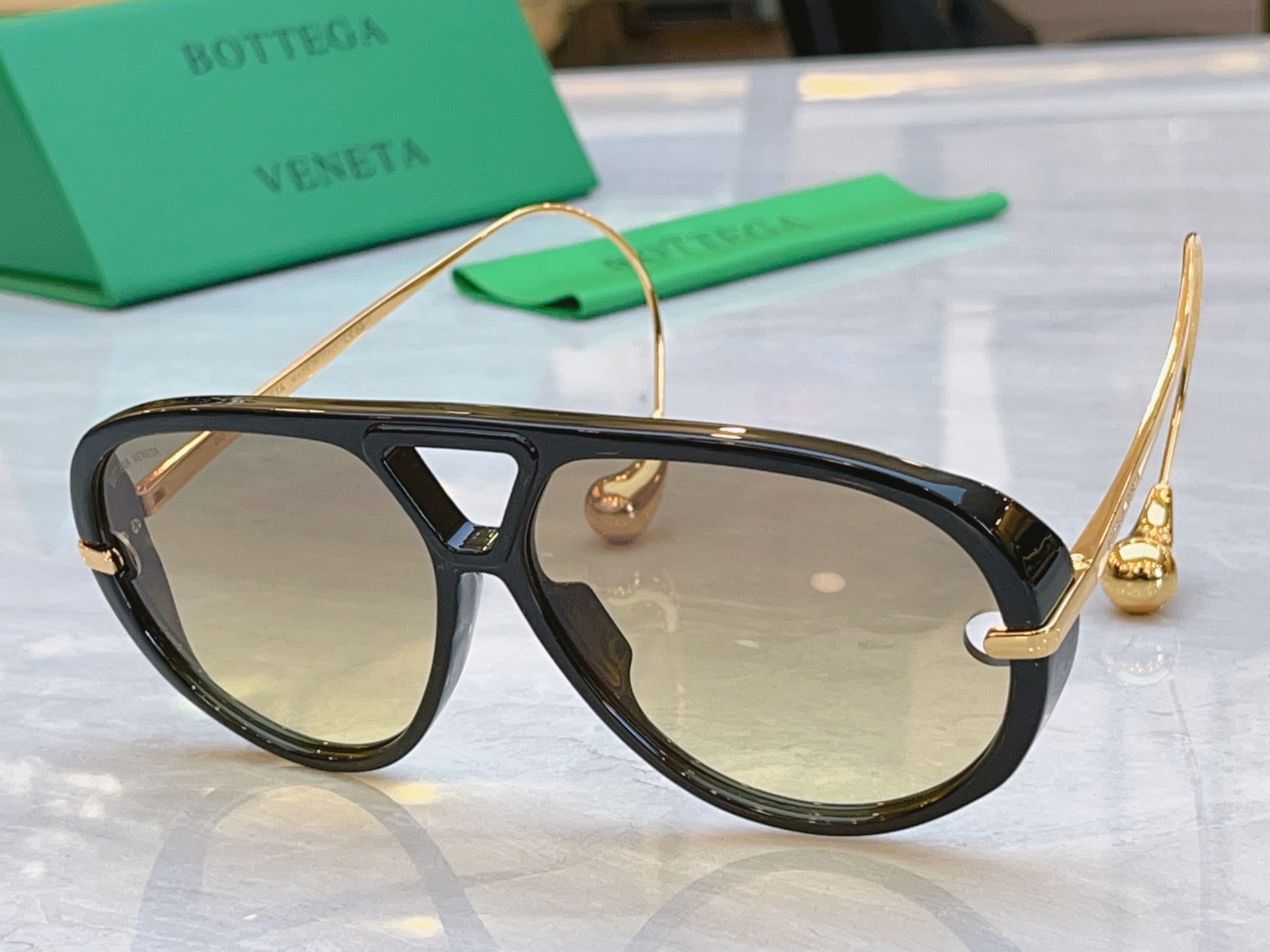 ，【BOTTEGA VENET*】宝缇*嘉新款太阳镜，MODEL：BV1273S，SIZE：64口13-