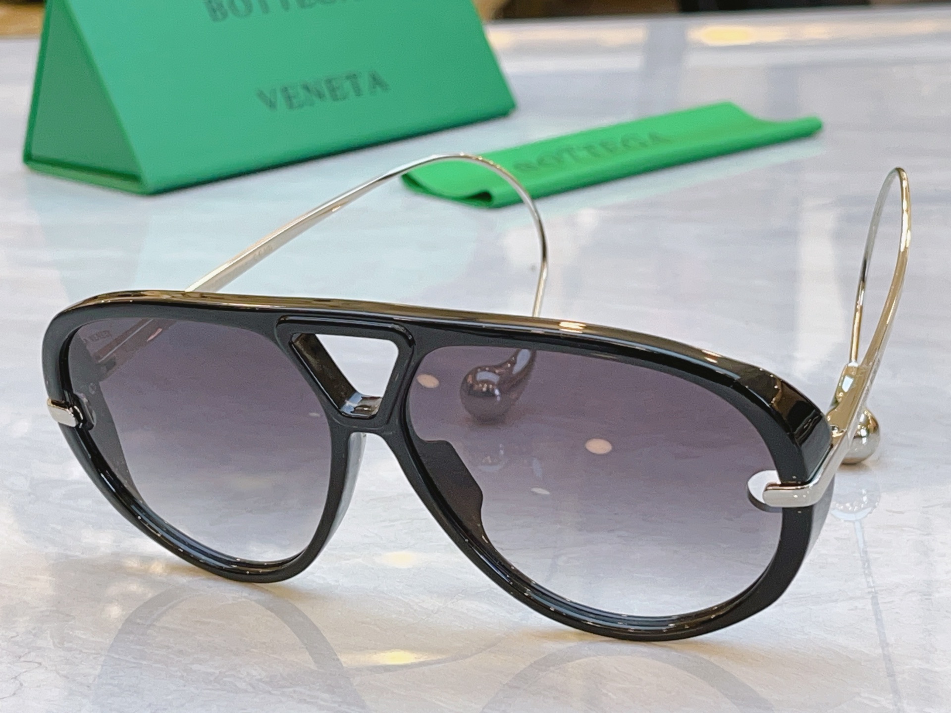 ，【BOTTEGA VENET*】宝缇*嘉新款太阳镜，MODEL：BV1273S，SIZE：64口13-