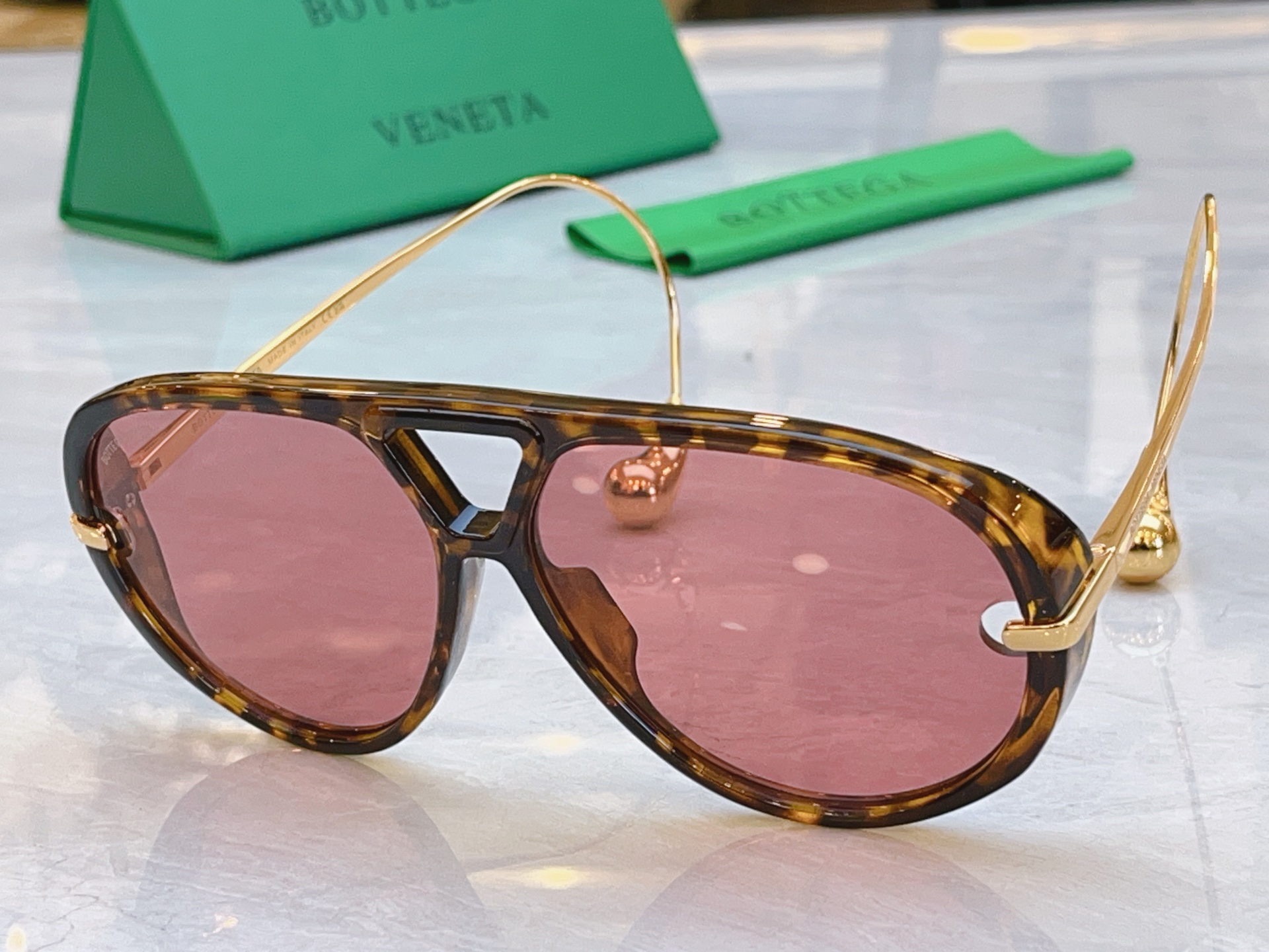 ，【BOTTEGA VENET*】宝缇*嘉新款太阳镜，MODEL：BV1273S，SIZE：64口13-