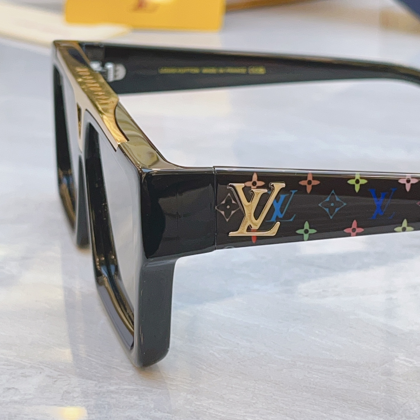 ，【LOUIS VUITTO*】路易*威登新款太阳镜，MODEL：Z2058U，SIZE：60口13-1