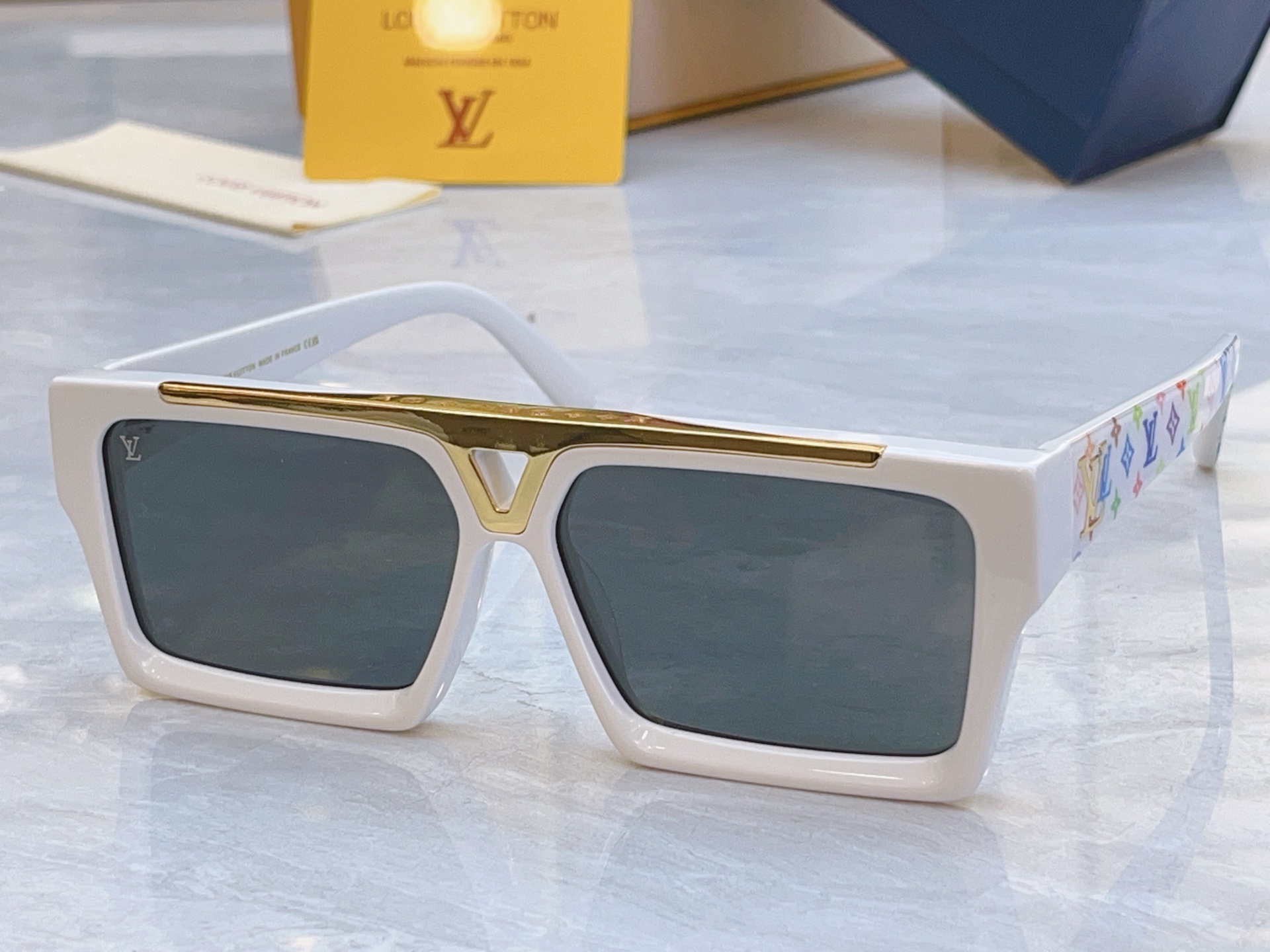 ，【LOUIS VUITTO*】路易*威登新款太阳镜，MODEL：Z2058U，SIZE：60口13-1