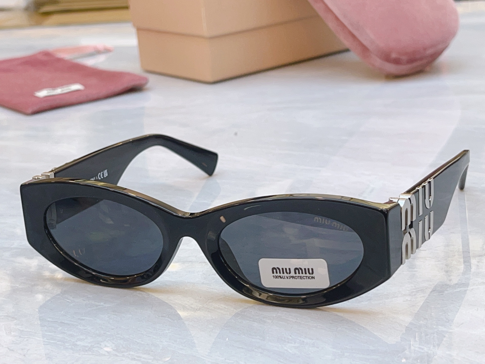 ，【MIUMI*】缪*缪新款太阳镜🕶️，Mod：SMU 11w，SIZE:54口21-135