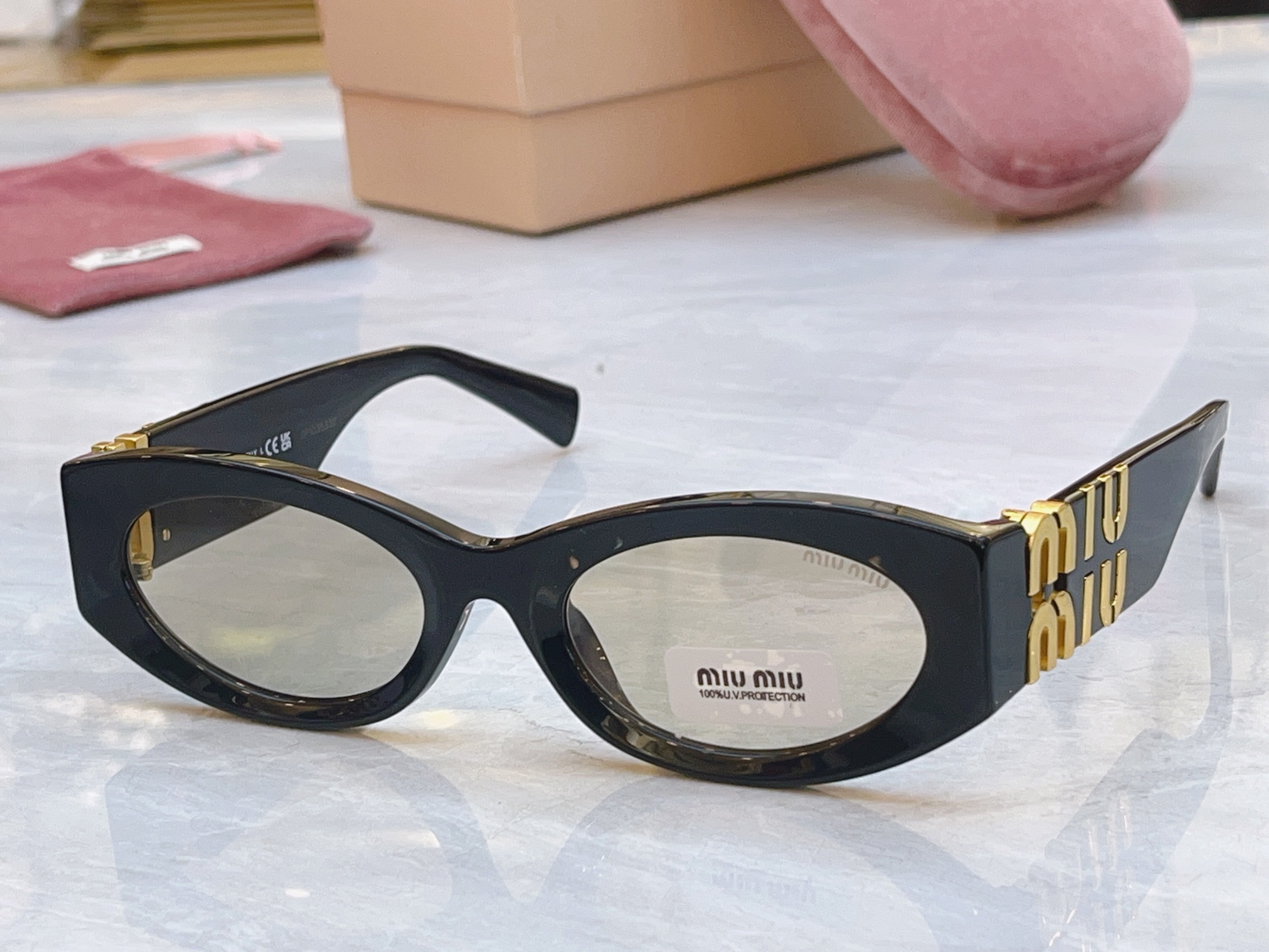 ，【MIUMI*】缪*缪新款太阳镜🕶️，Mod：SMU 11w，SIZE:54口21-135