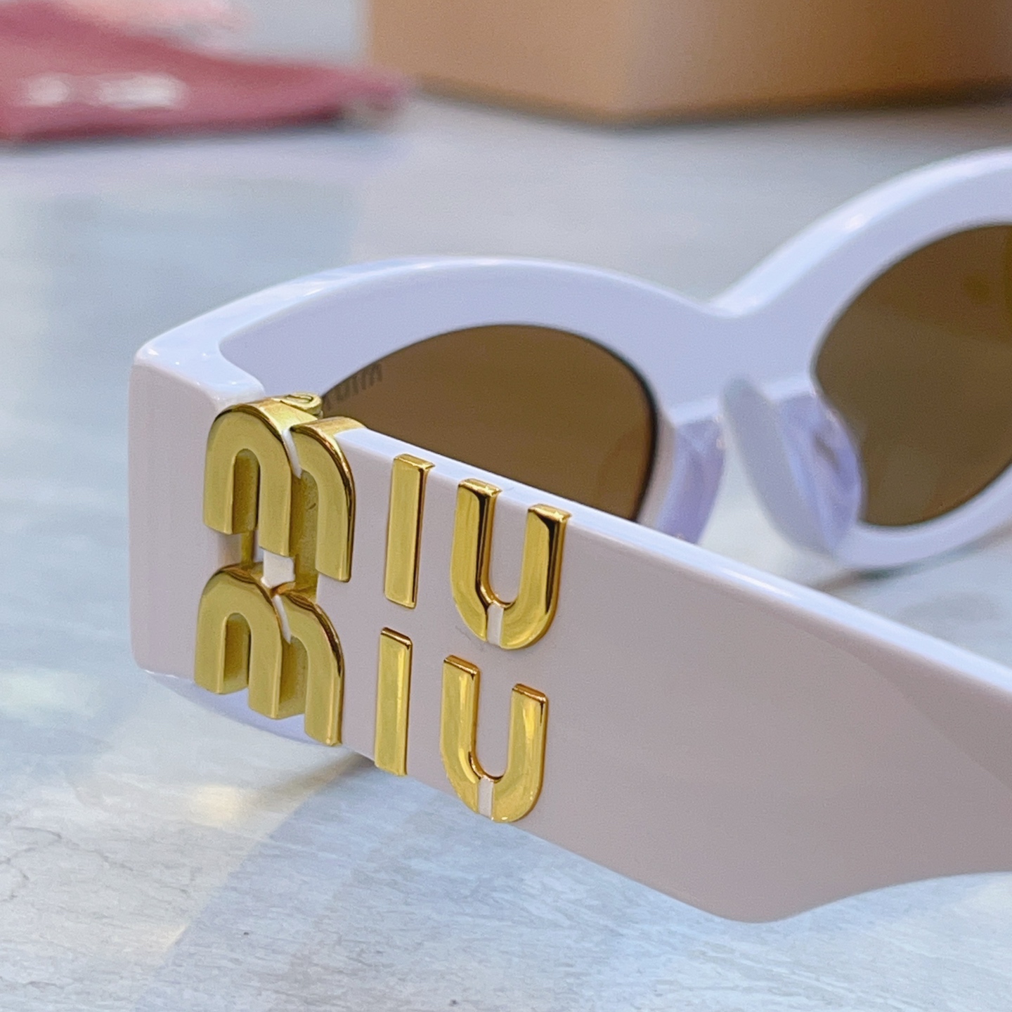 ，【MIUMI*】缪*缪新款太阳镜🕶️，Mod：SMU 11w，SIZE:54口21-135