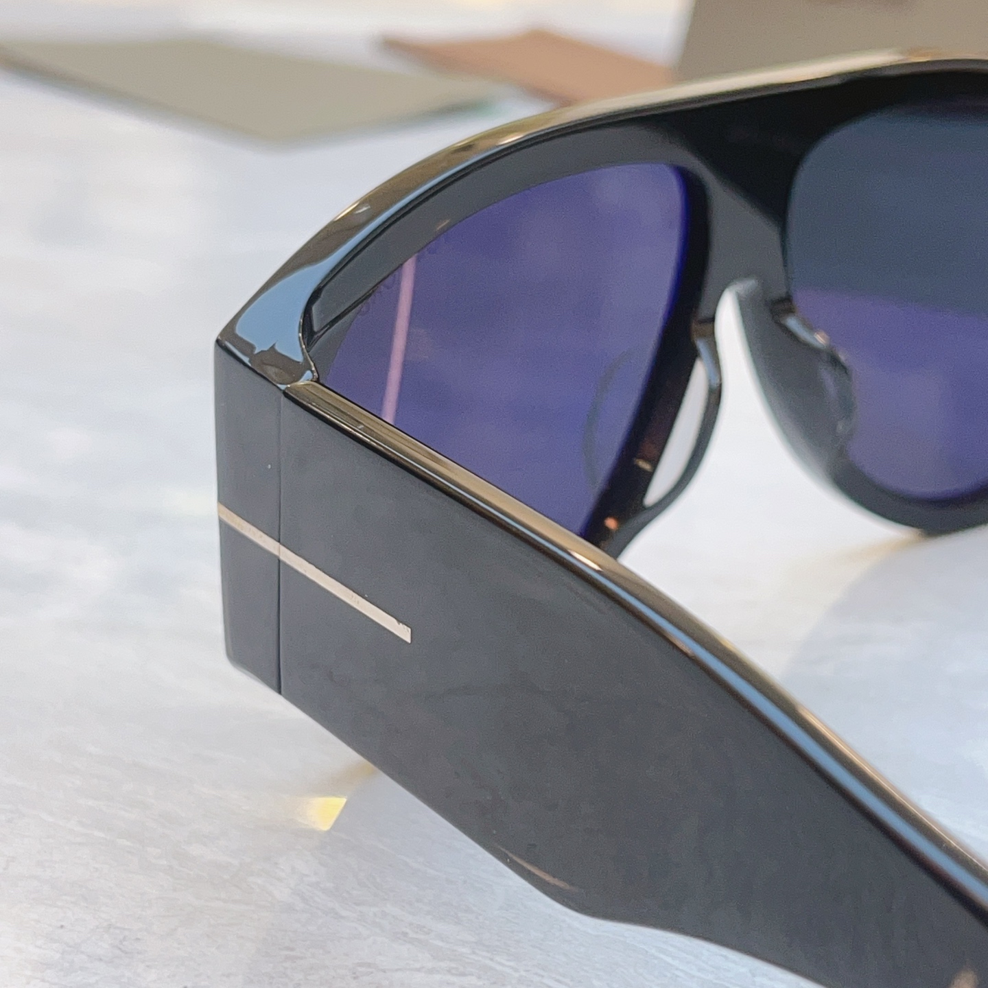 ，【TOM FOR*】汤姆*福特新款太阳镜，MODEL：TF1044，SIZE：60口12-140