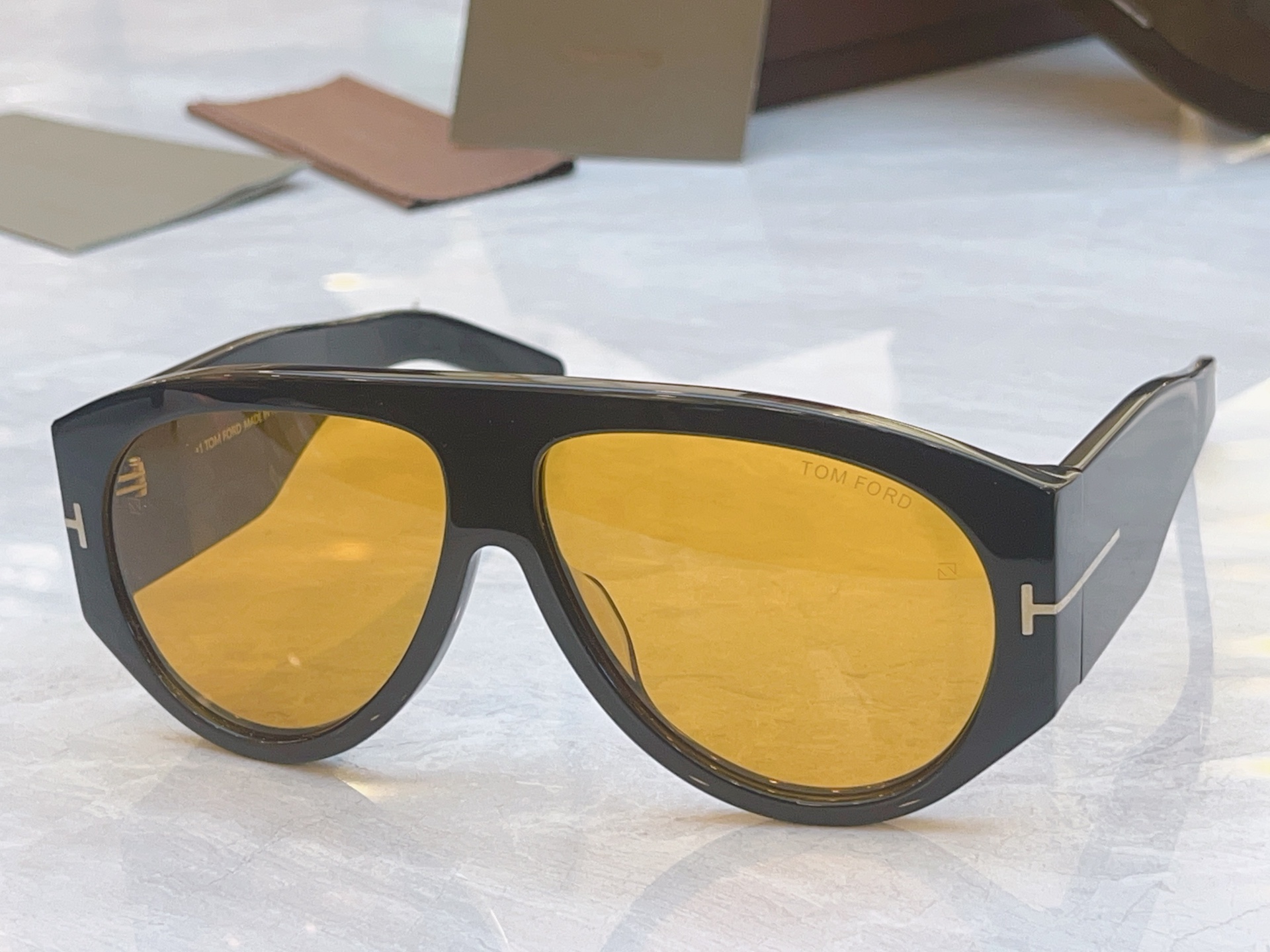 ，【TOM FOR*】汤姆*福特新款太阳镜，MODEL：TF1044，SIZE：60口12-140