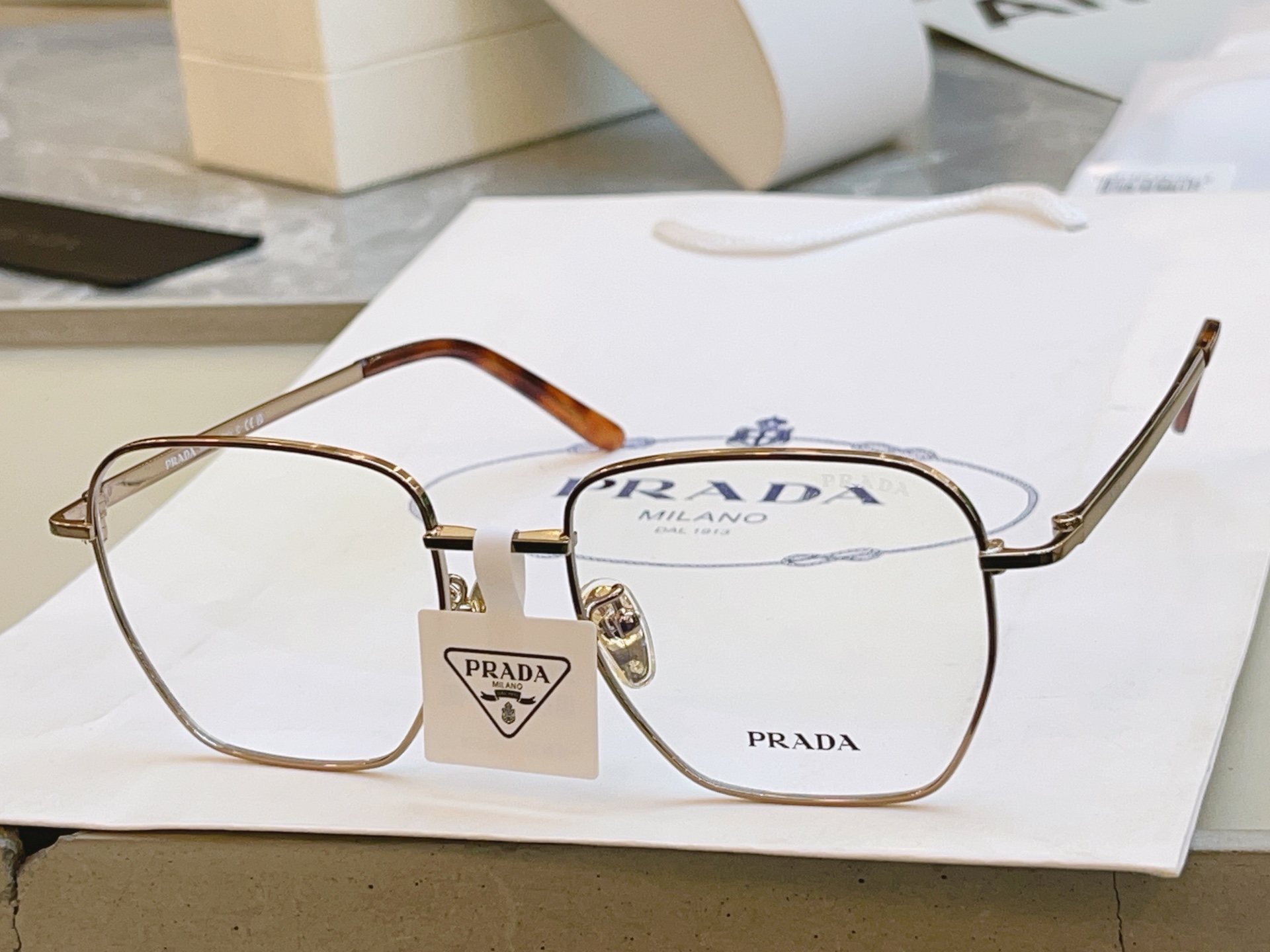 ，【PRAD*】普拉*达新款眼镜架 高品质✨，MODEL：PR C51VD，SIZE：54口17-145