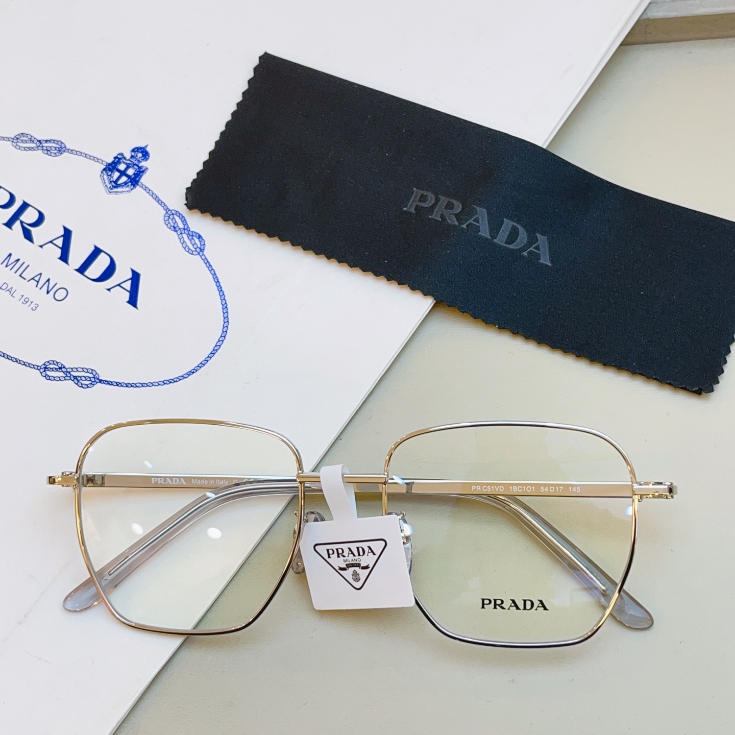 ，【PRAD*】普拉*达新款眼镜架 高品质✨，MODEL：PR C51VD，SIZE：54口17-145