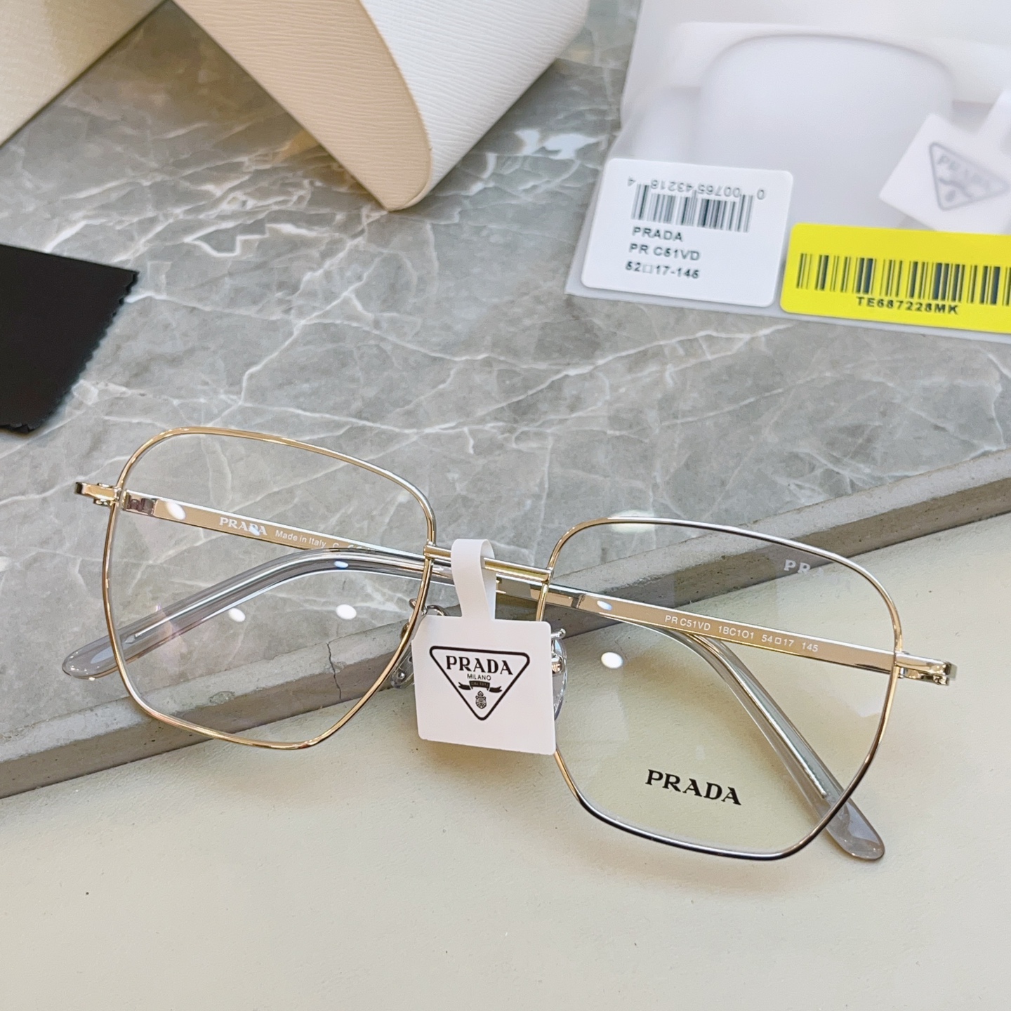 ，【PRAD*】普拉*达新款眼镜架 高品质✨，MODEL：PR C51VD，SIZE：54口17-145