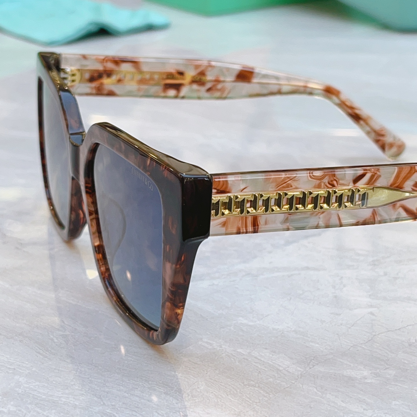 ，【Tiffany & Co.】蒂芙*尼新款太阳镜，Mod：TF4235，Size：55口18-143