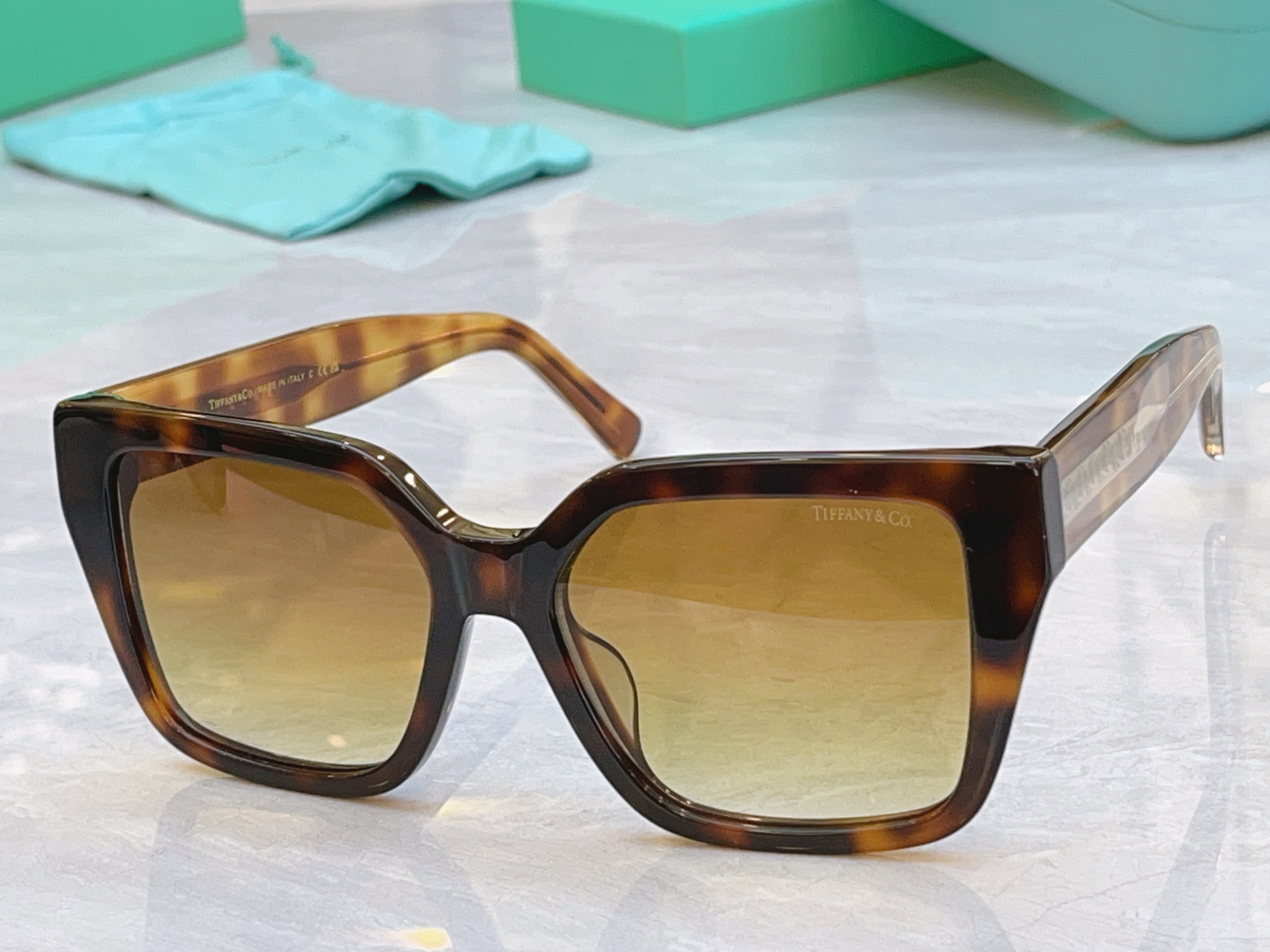 ，【Tiffany & Co.】蒂芙*尼新款太阳镜，Mod：TF4235，Size：55口18-143