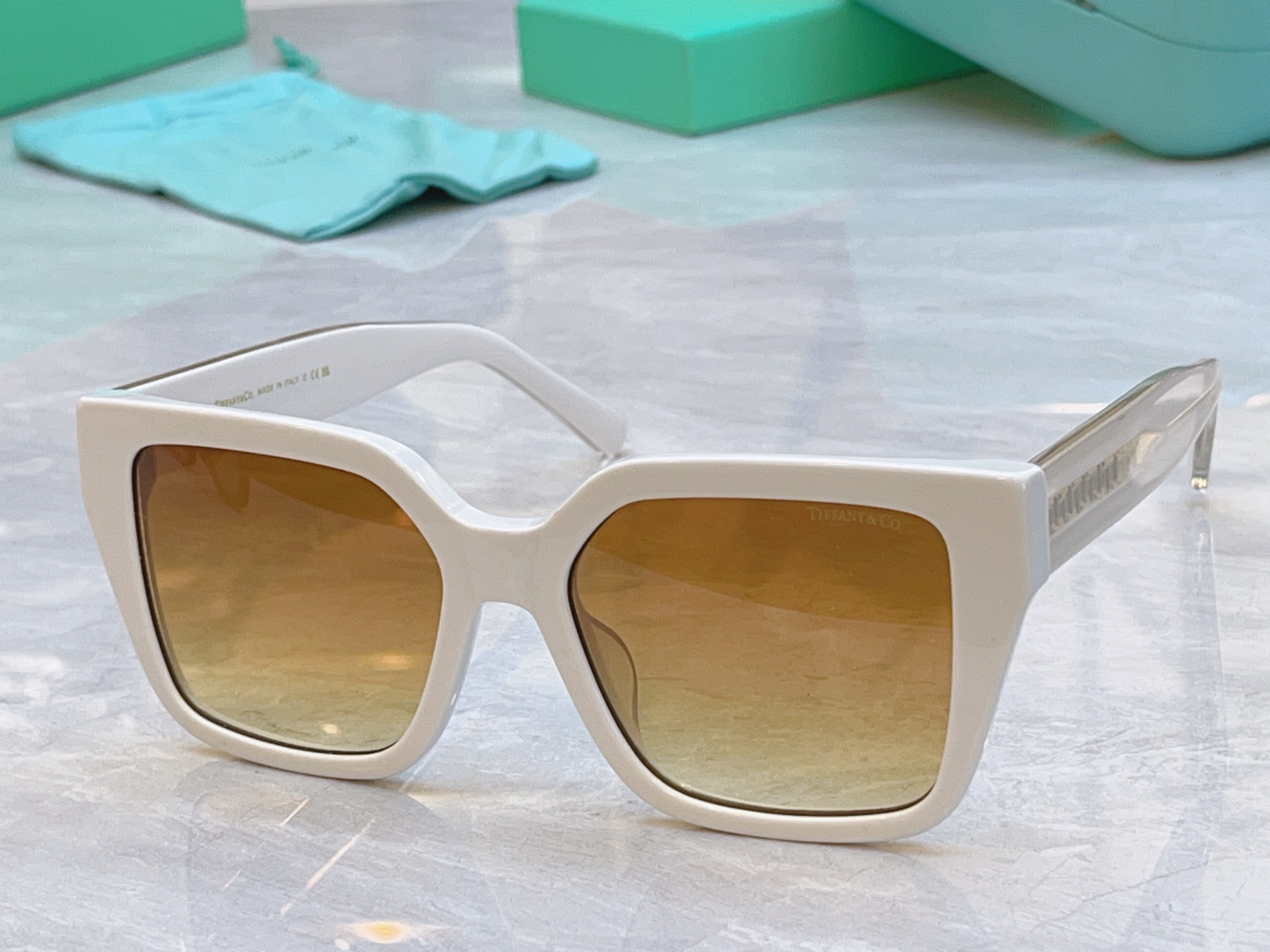 ，【Tiffany & Co.】蒂芙*尼新款太阳镜，Mod：TF4235，Size：55口18-143