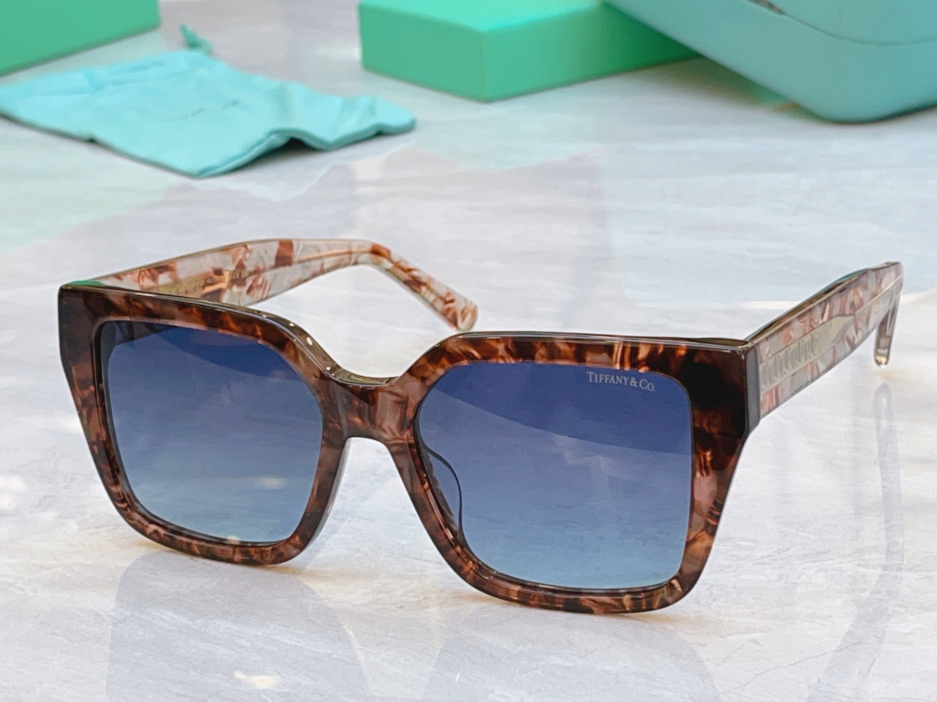 ，【Tiffany & Co.】蒂芙*尼新款太阳镜，Mod：TF4235，Size：55口18-143