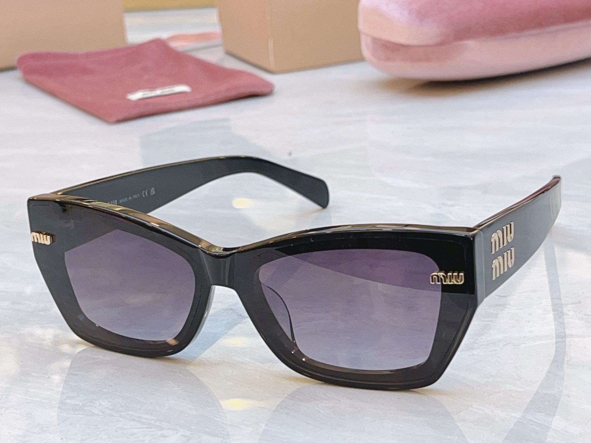 ，【MIUMI*】缪*缪新款太阳镜🕶️，Mod：MU 154AV，SIZE:58口22-143