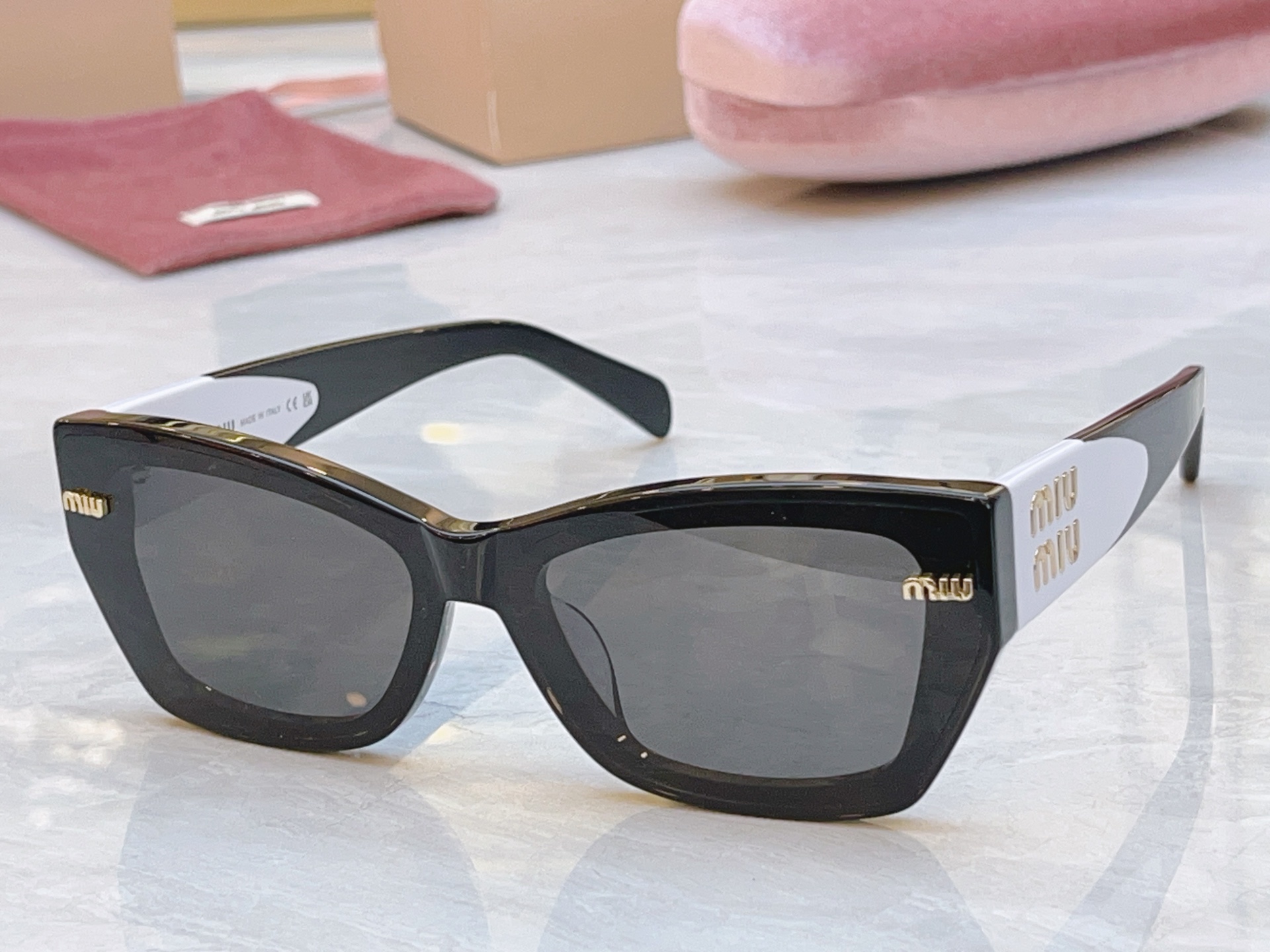 ，【MIUMI*】缪*缪新款太阳镜🕶️，Mod：MU 154AV，SIZE:58口22-143