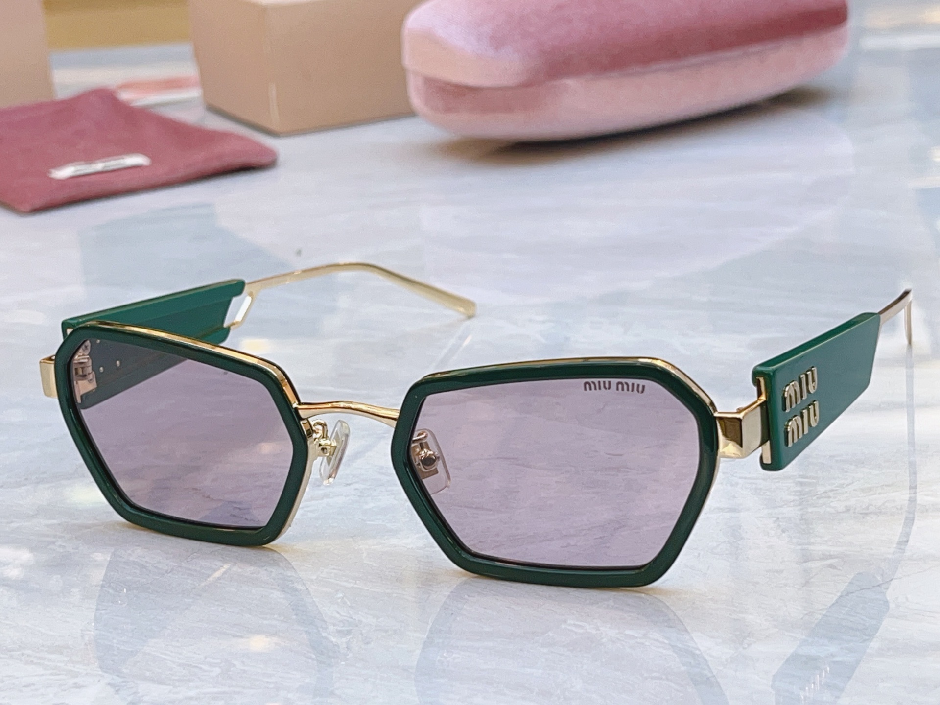 ，【MIUMI*】缪*缪新款太阳镜🕶️，Mod：SMU 61WS，SIZE:54口23-145