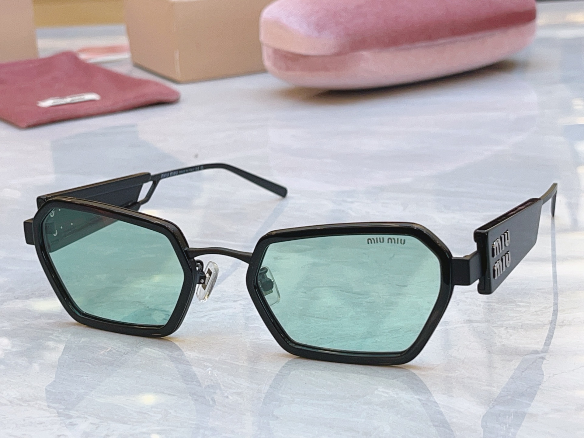 ，【MIUMI*】缪*缪新款太阳镜🕶️，Mod：SMU 61WS，SIZE:54口23-145
