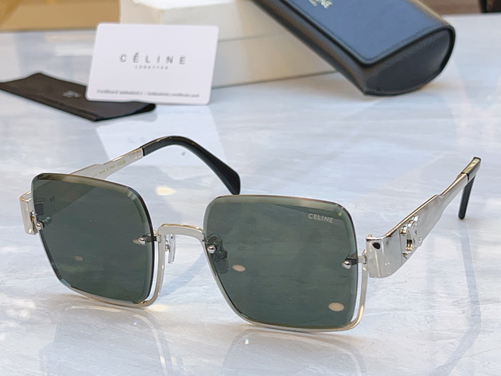 ，【CELIN*】赛*琳新款太阳镜， MODEL:CL42133U，SIZE: 53口21-145